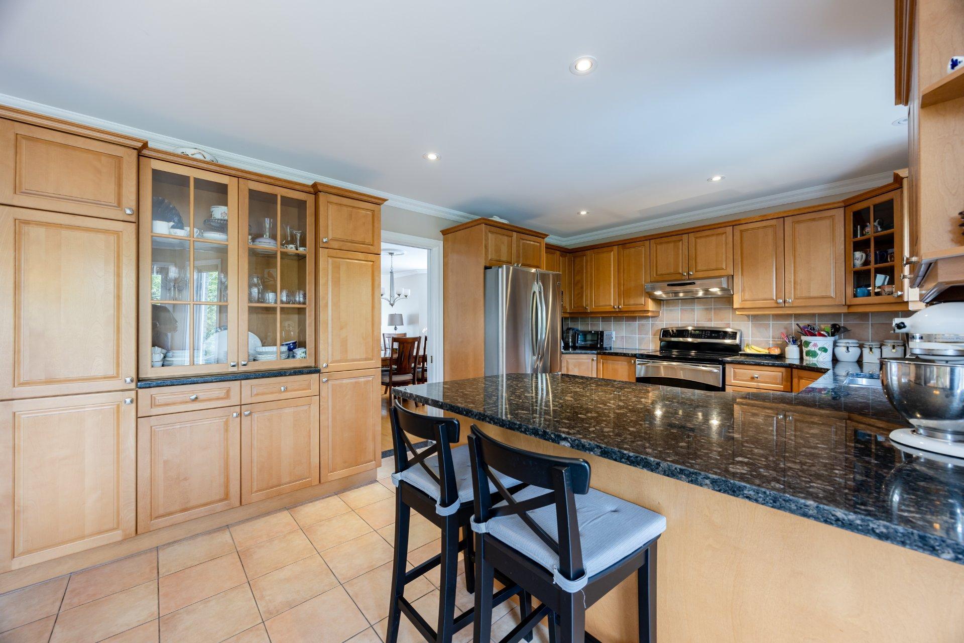 









14


Rue Vincent-Blouin

,
Kirkland,




QC
H9J4B2

