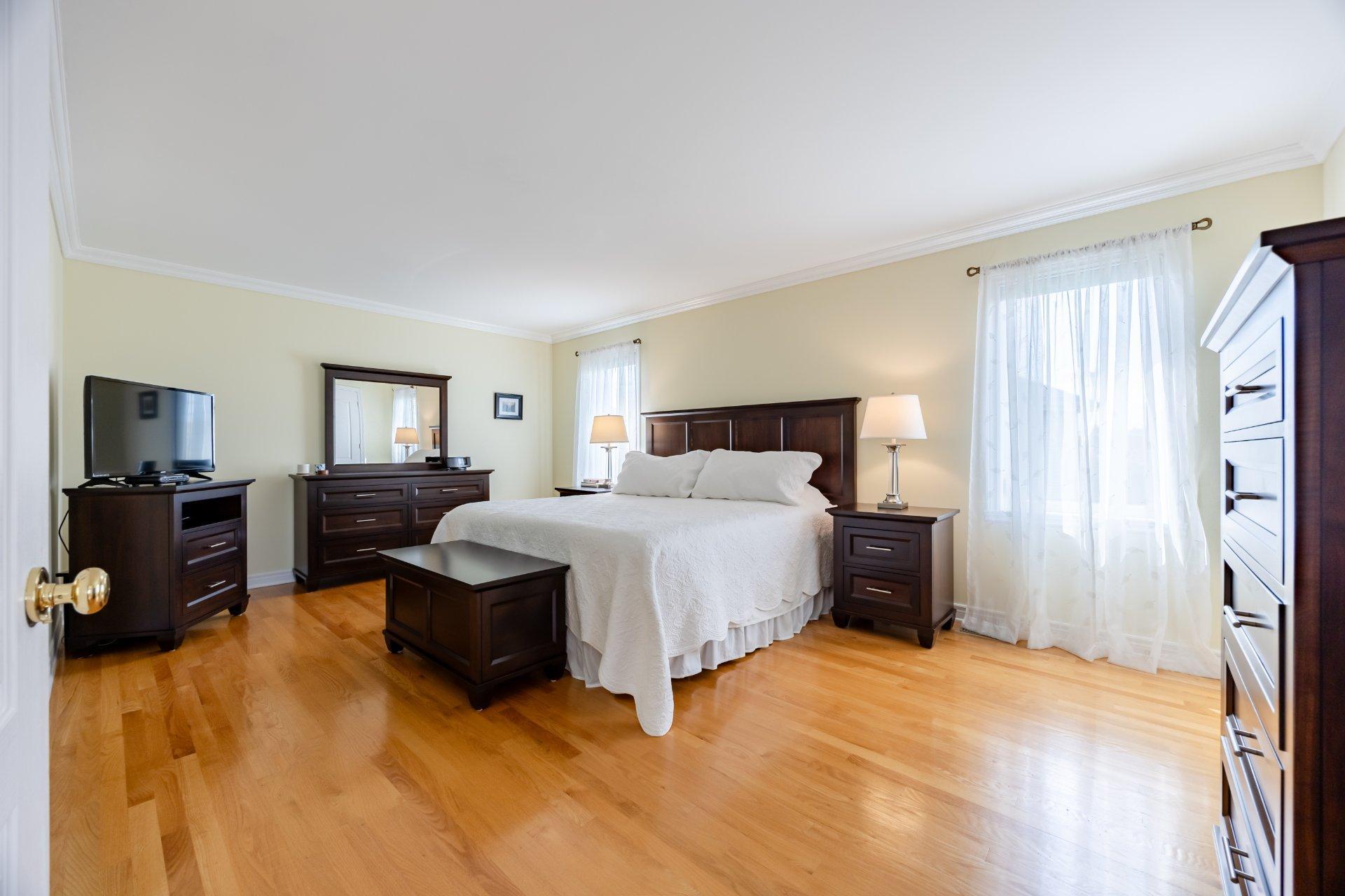 









14


Rue Vincent-Blouin

,
Kirkland,




QC
H9J4B2

