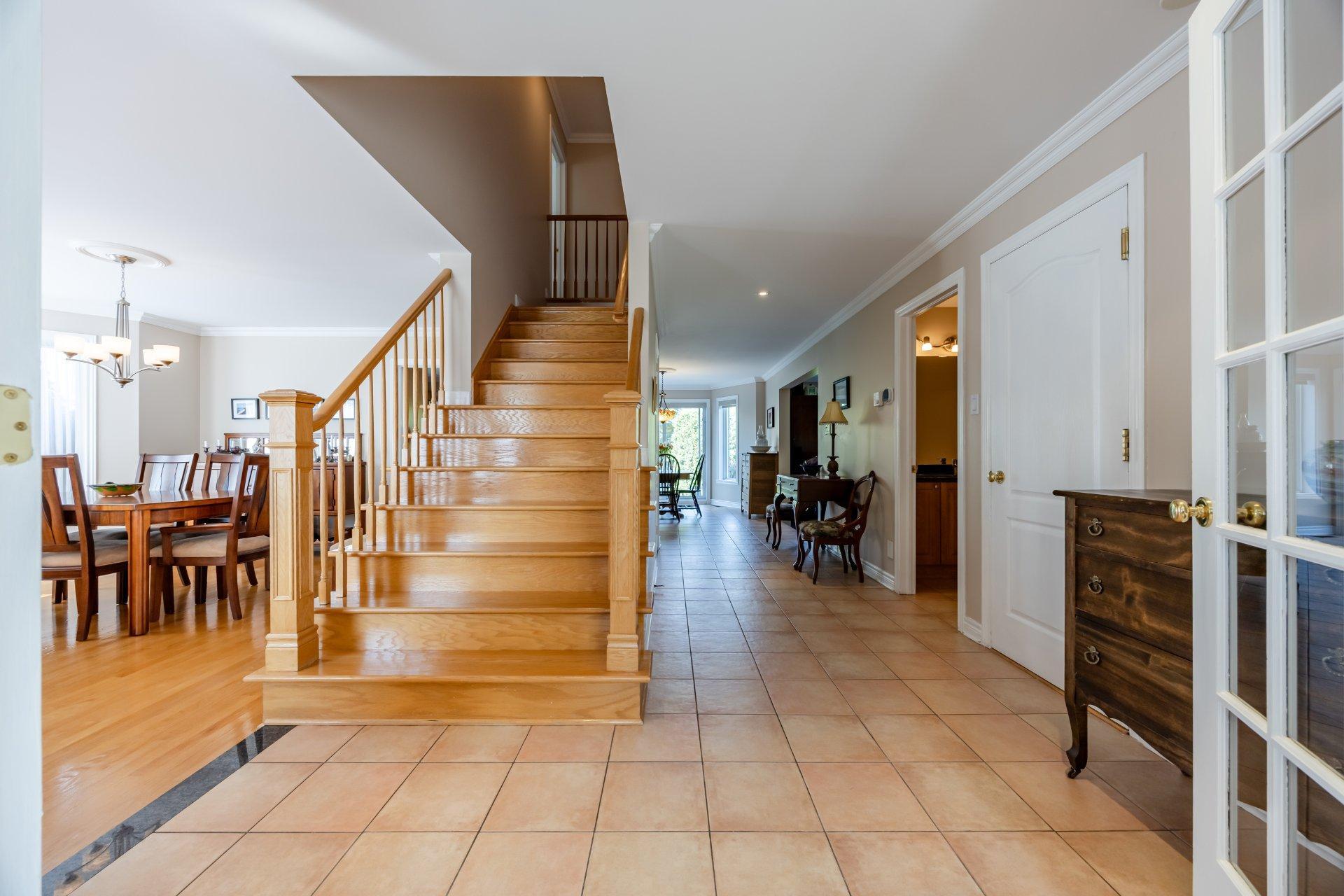 









14


Rue Vincent-Blouin

,
Kirkland,




QC
H9J4B2

