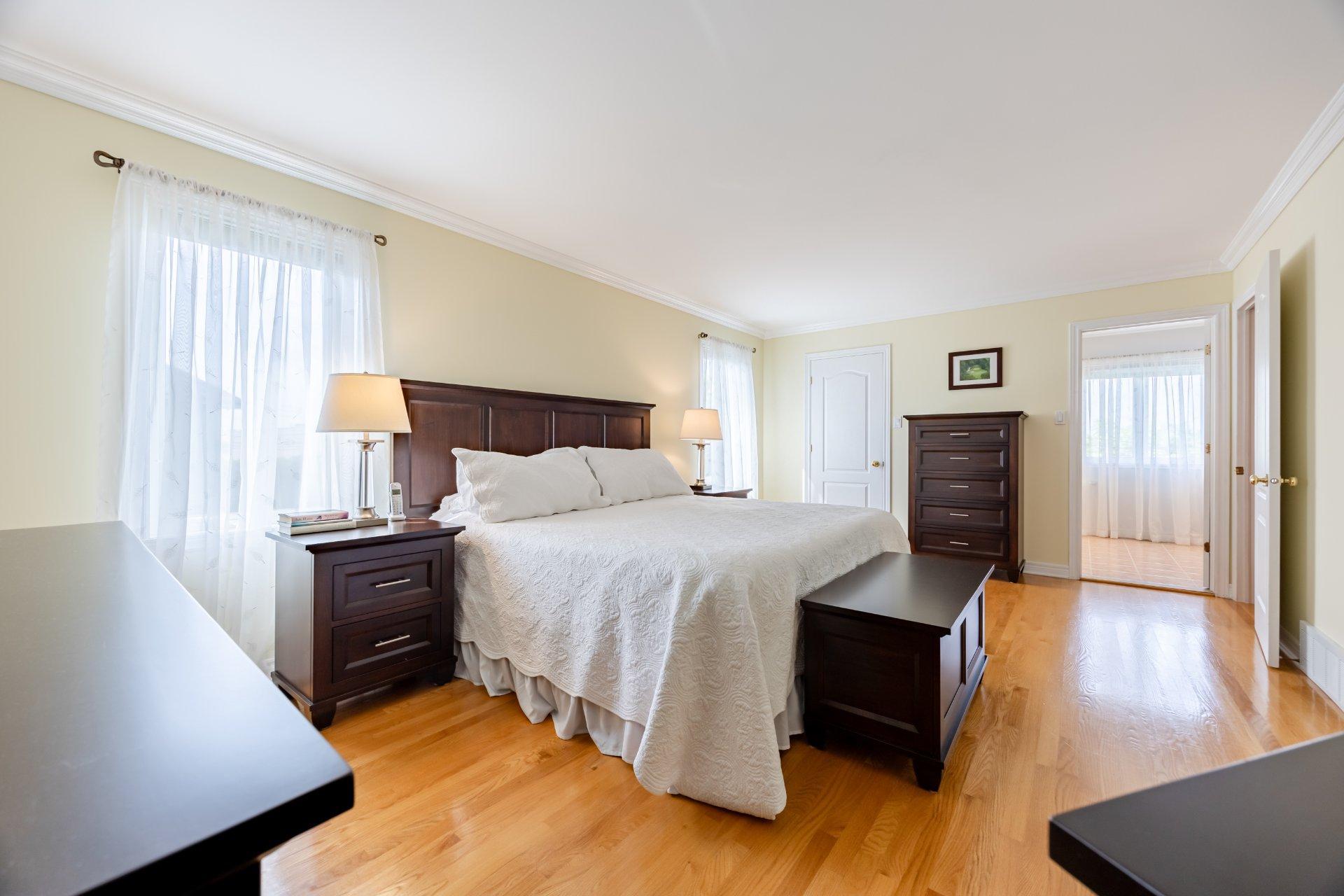 









14


Rue Vincent-Blouin

,
Kirkland,




QC
H9J4B2


