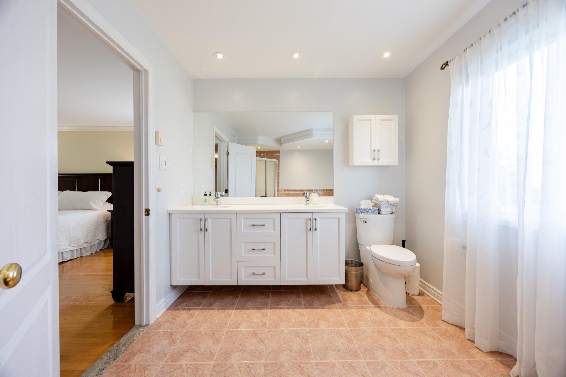 









14


Rue Vincent-Blouin

,
Kirkland,




QC
H9J4B2

