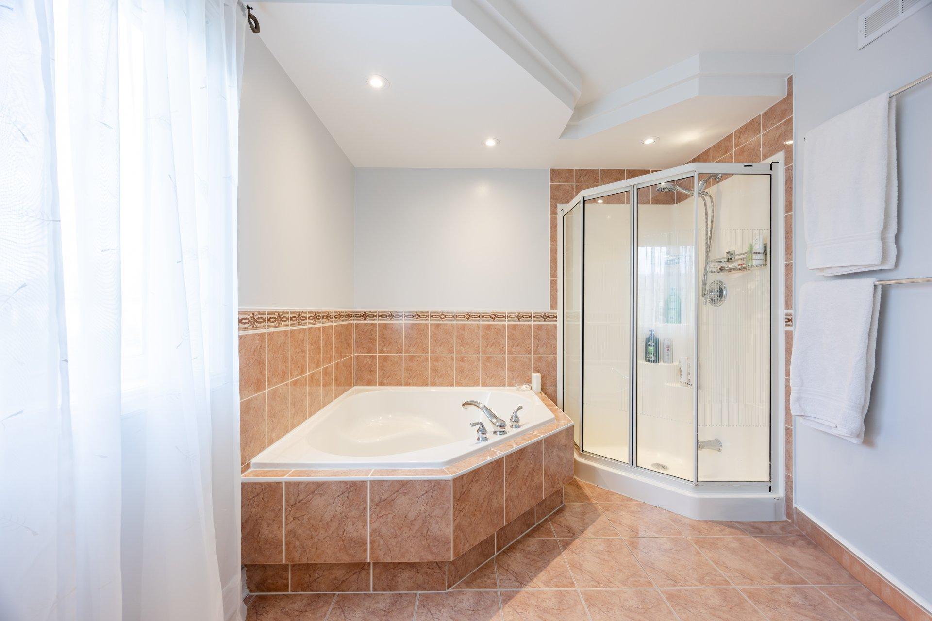 









14


Rue Vincent-Blouin

,
Kirkland,




QC
H9J4B2

