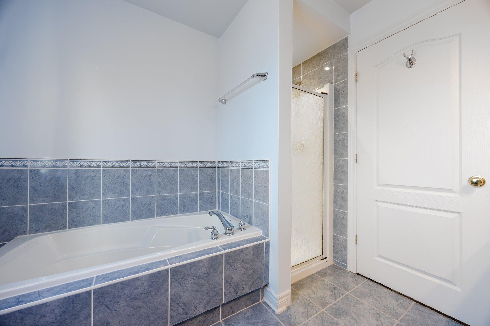 









14


Rue Vincent-Blouin

,
Kirkland,




QC
H9J4B2

