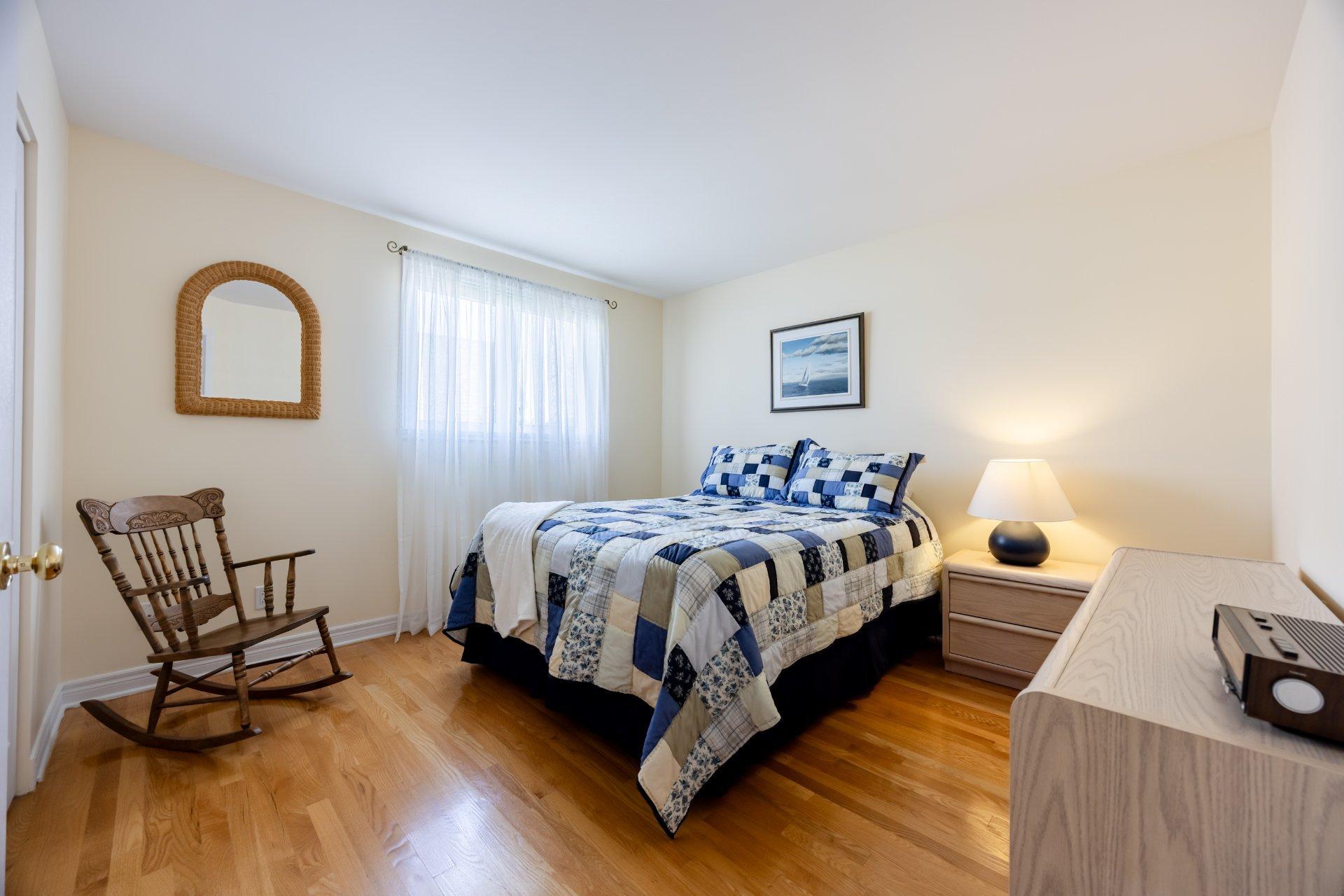 









14


Rue Vincent-Blouin

,
Kirkland,




QC
H9J4B2

