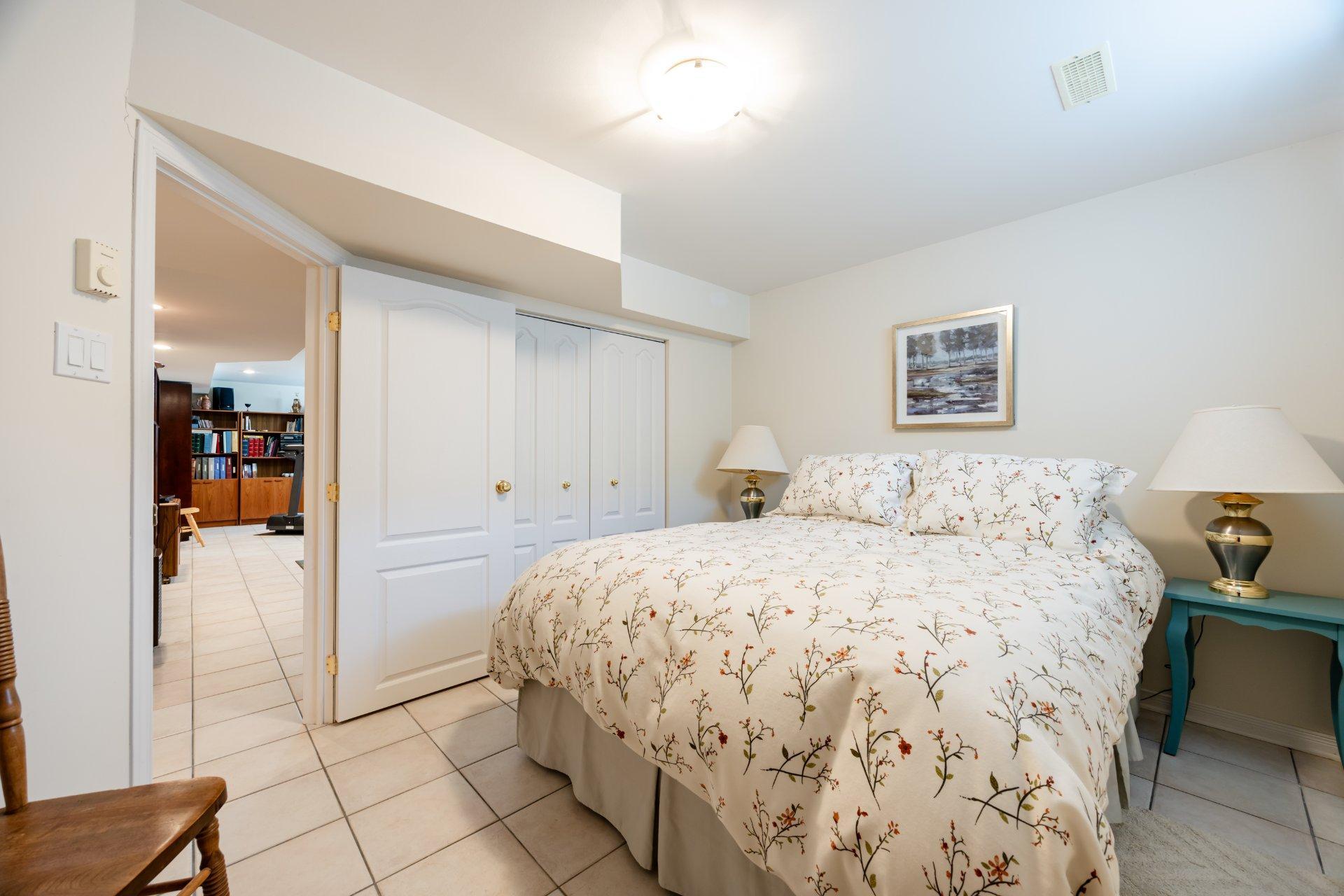 









14


Rue Vincent-Blouin

,
Kirkland,




QC
H9J4B2

