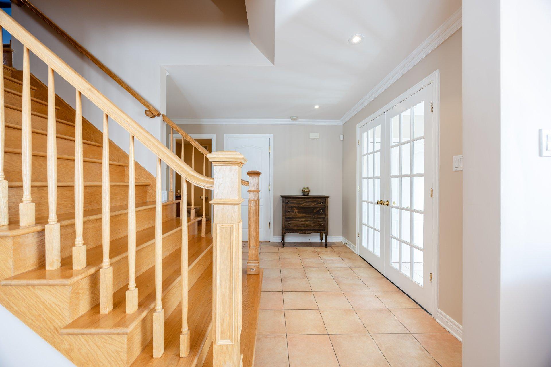









14


Rue Vincent-Blouin

,
Kirkland,




QC
H9J4B2

