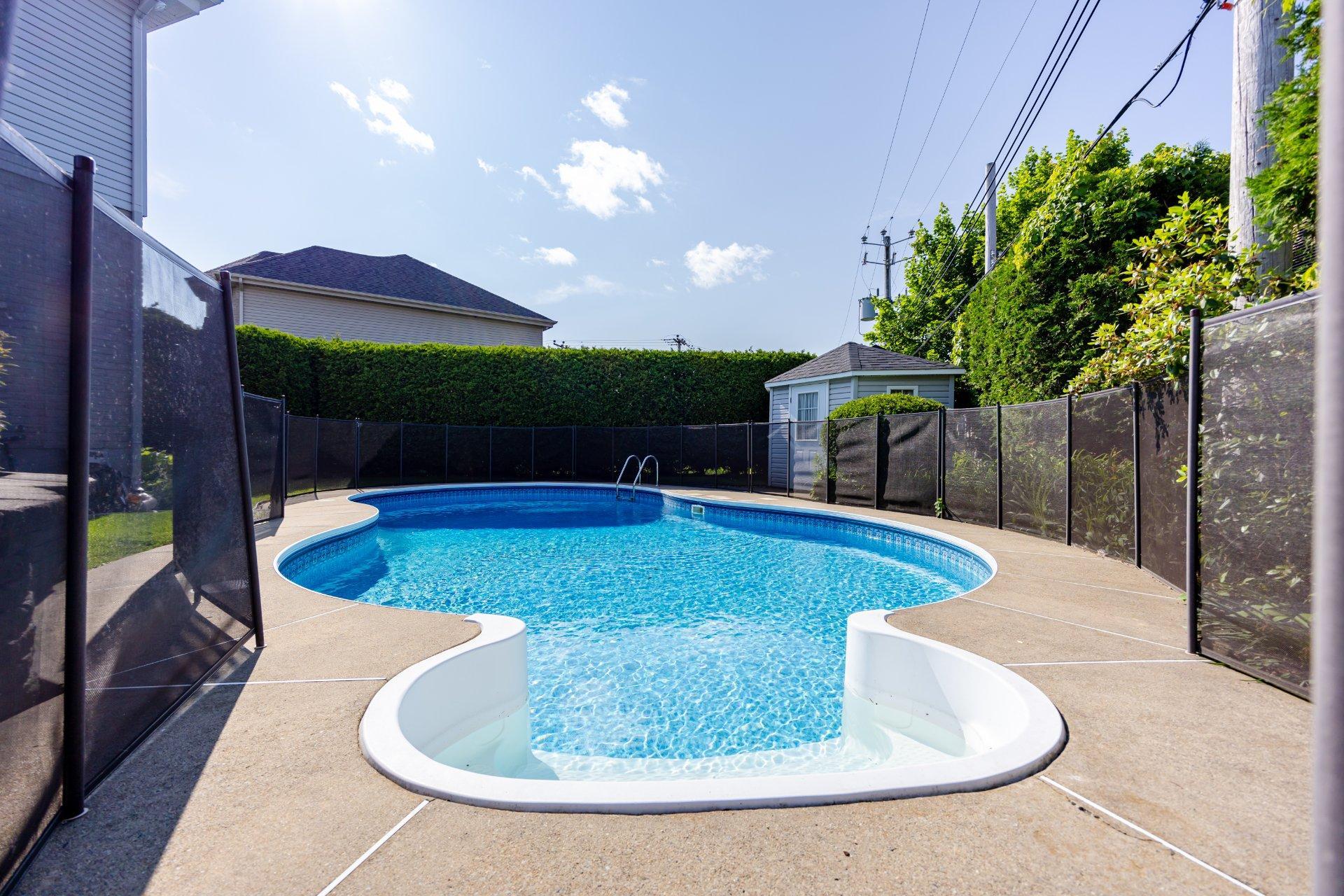 









14


Rue Vincent-Blouin

,
Kirkland,




QC
H9J4B2

