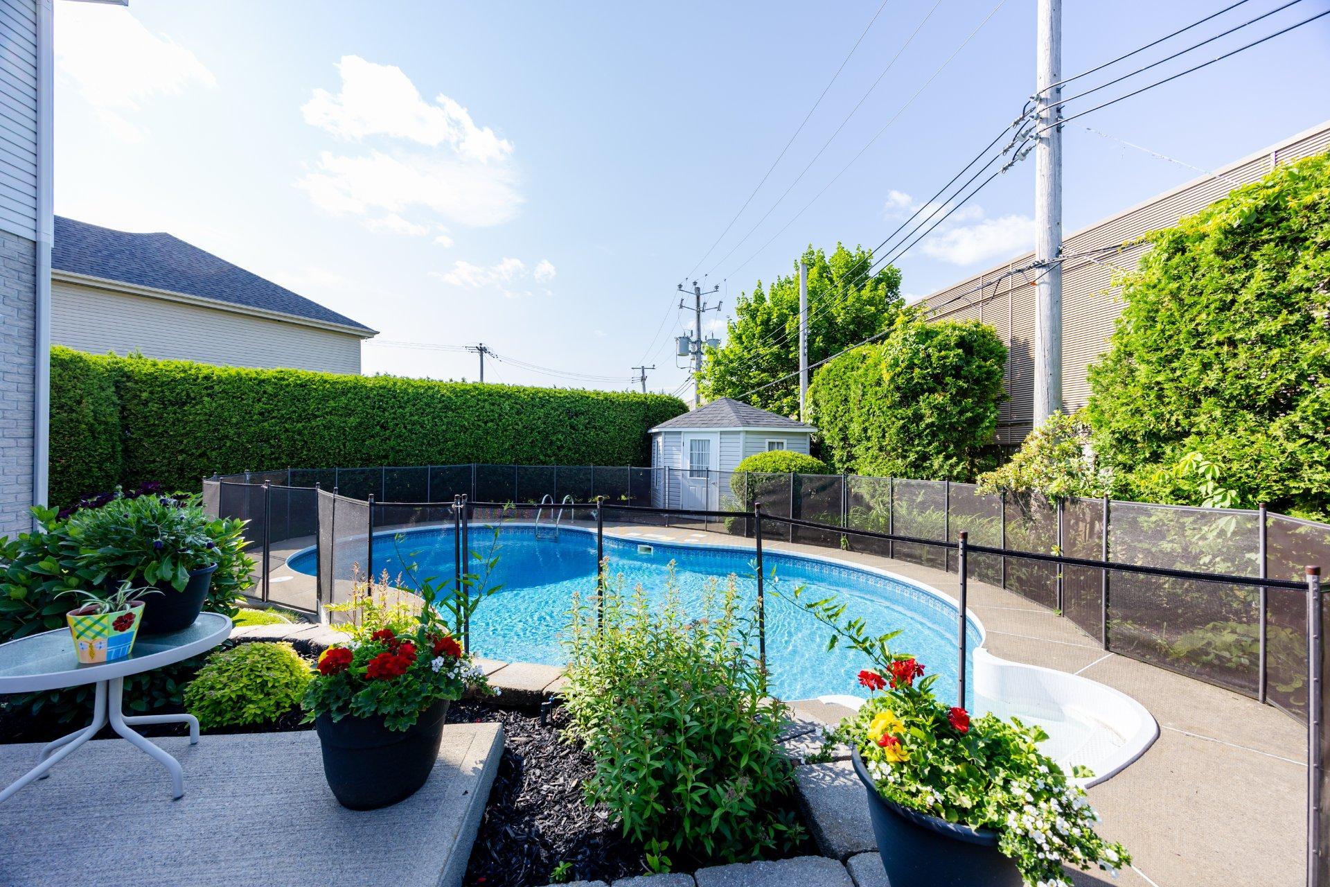 









14


Rue Vincent-Blouin

,
Kirkland,




QC
H9J4B2

