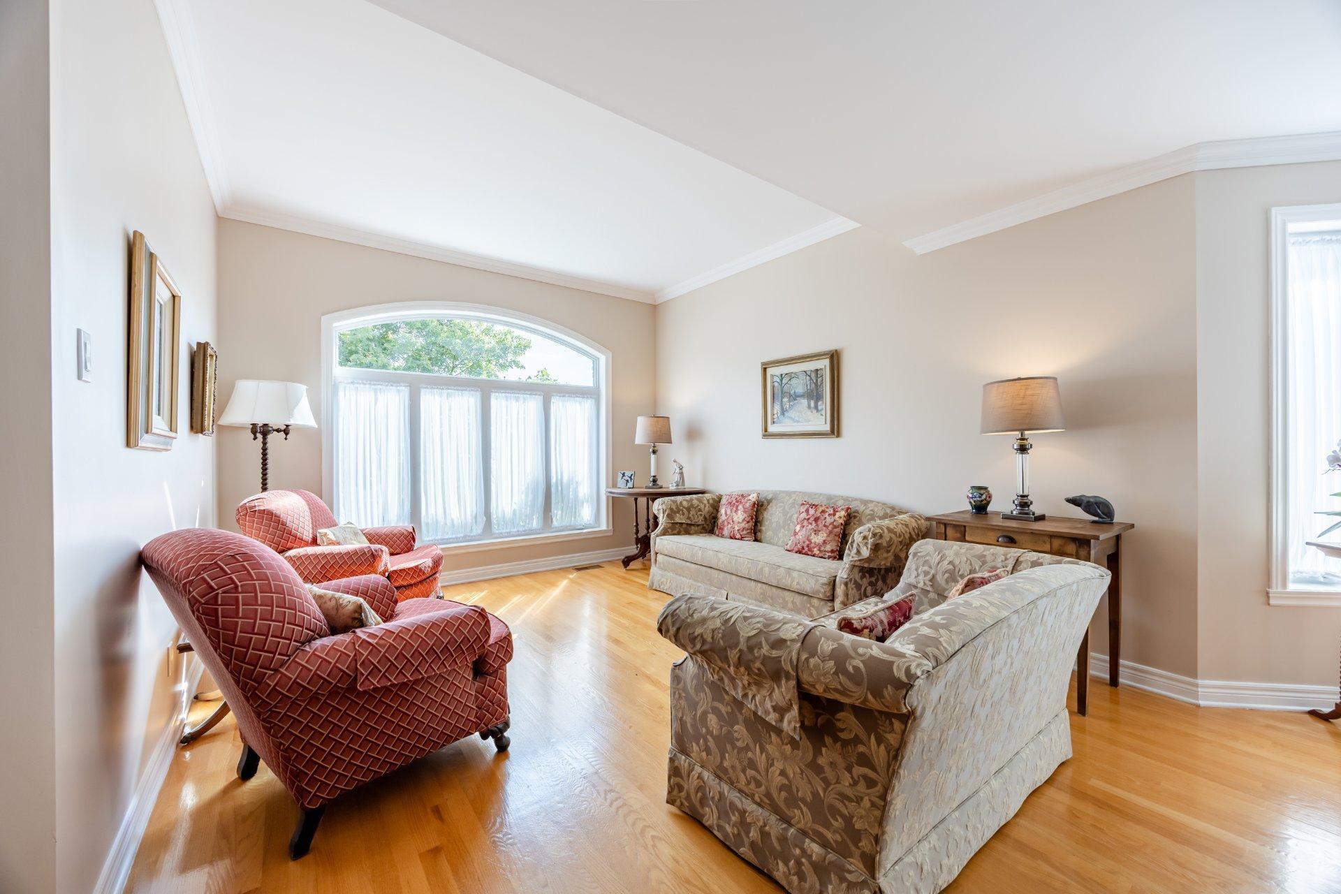 









14


Rue Vincent-Blouin

,
Kirkland,




QC
H9J4B2

