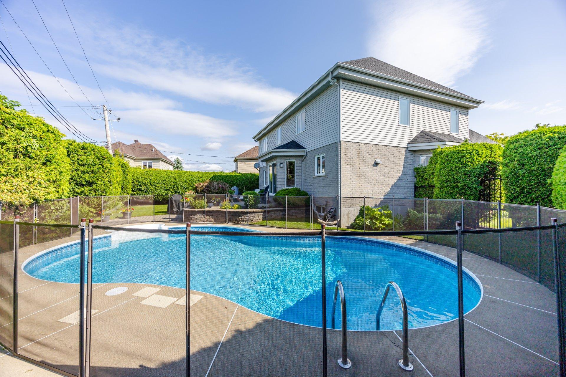 









14


Rue Vincent-Blouin

,
Kirkland,




QC
H9J4B2

