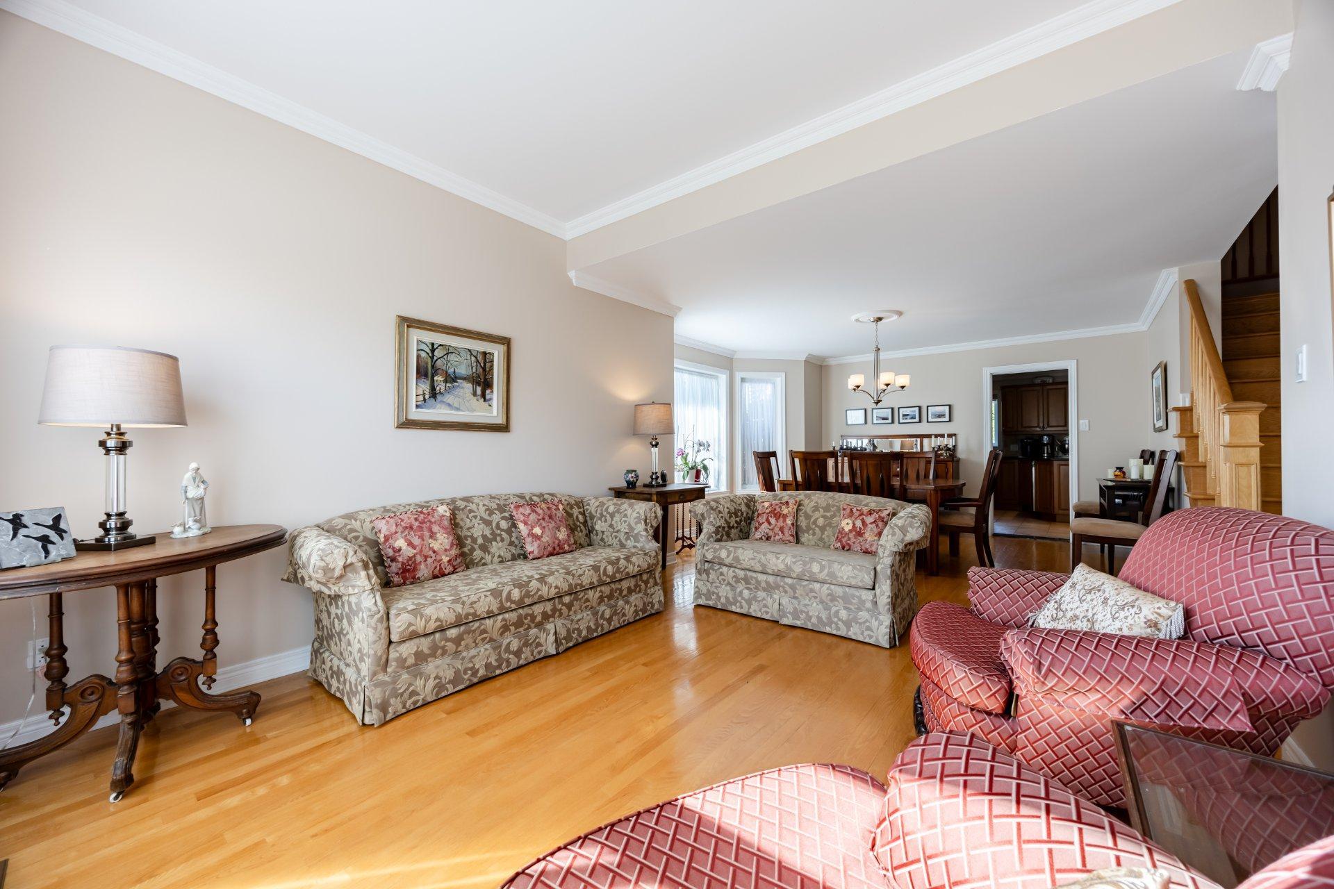 









14


Rue Vincent-Blouin

,
Kirkland,




QC
H9J4B2

