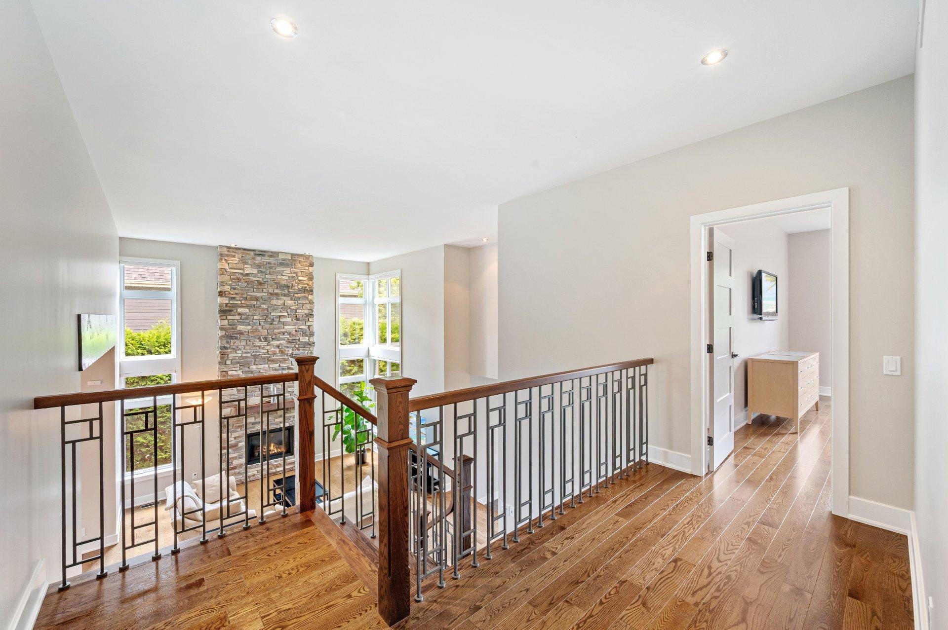 









723


Rue des Passerins

,
Mont-Saint-Hilaire,




QC
J3H0E5

