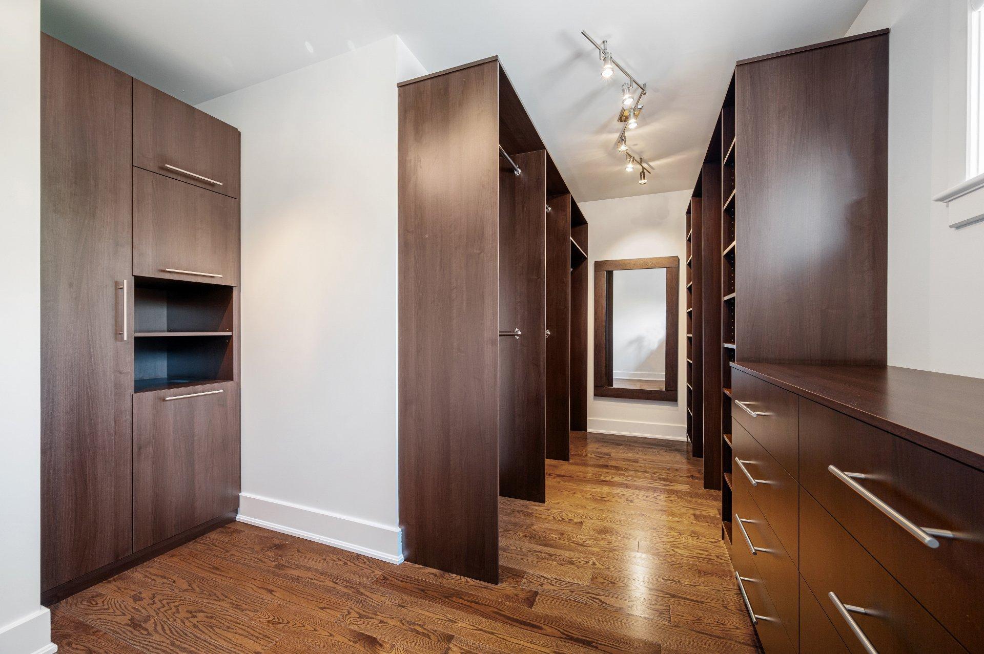 









723


Rue des Passerins

,
Mont-Saint-Hilaire,




QC
J3H0E5

