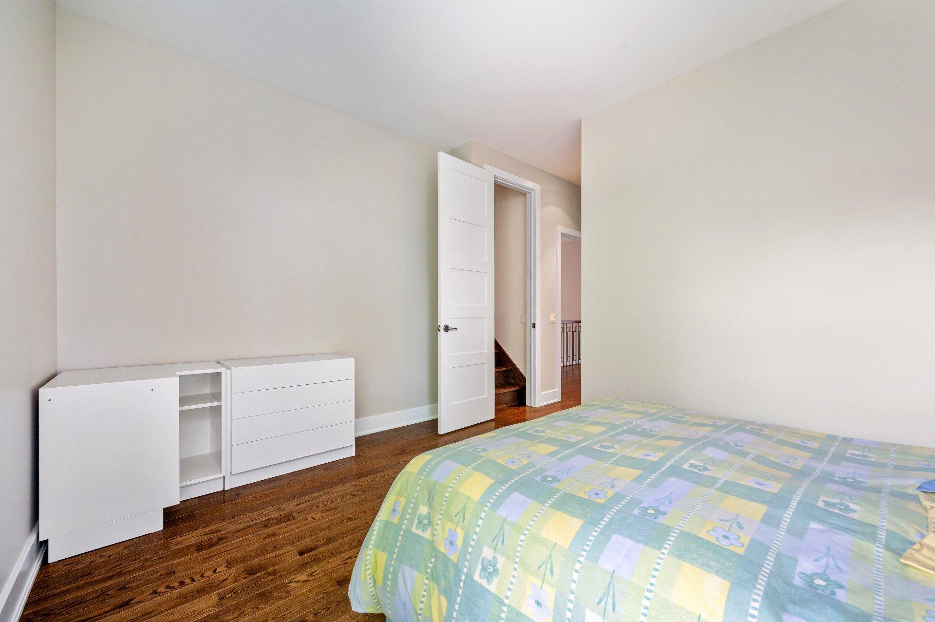 









723


Rue des Passerins

,
Mont-Saint-Hilaire,




QC
J3H0E5

