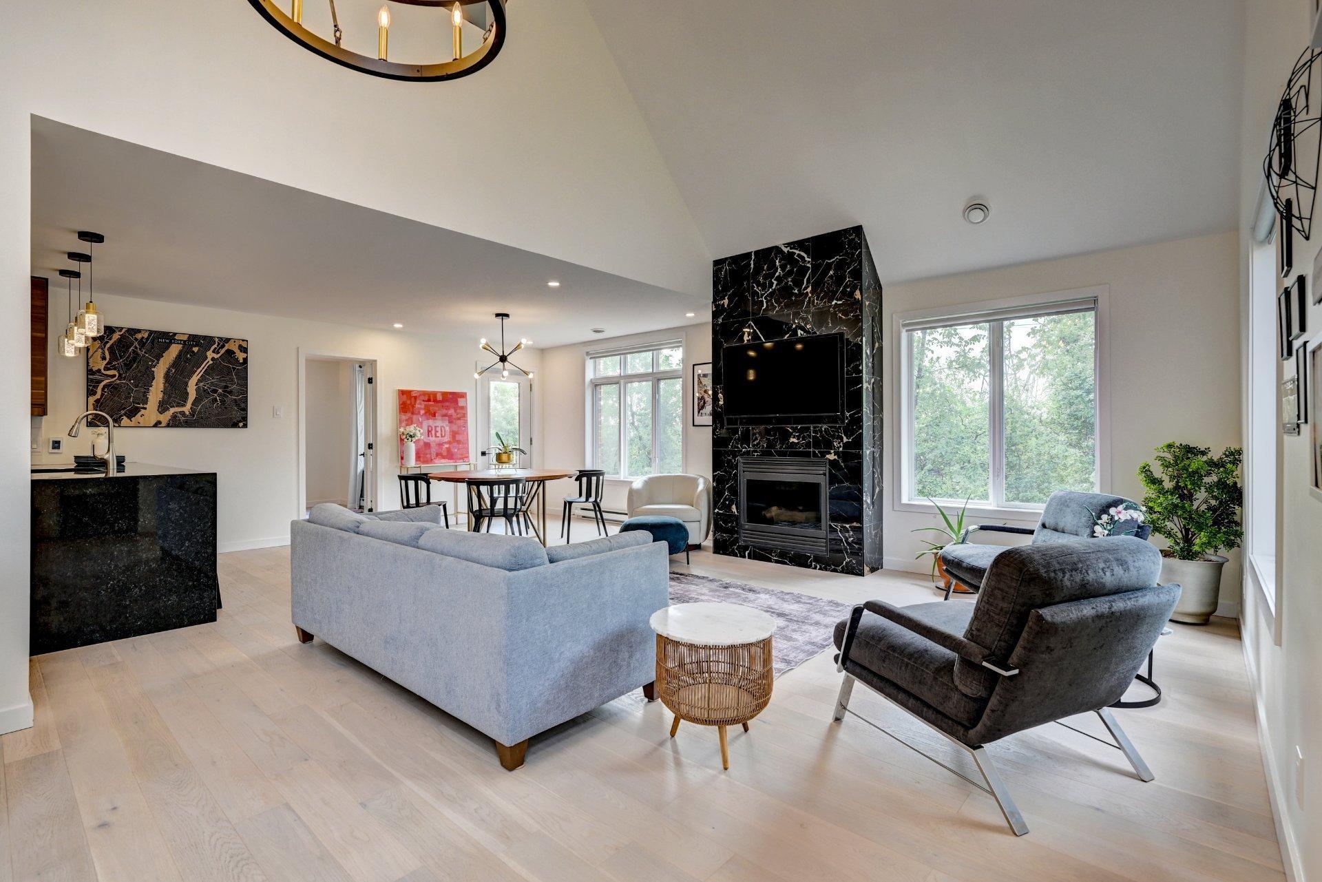 









216


Place Donnacona

,
Dollard-des-Ormeaux,




QC
H9B3J8


