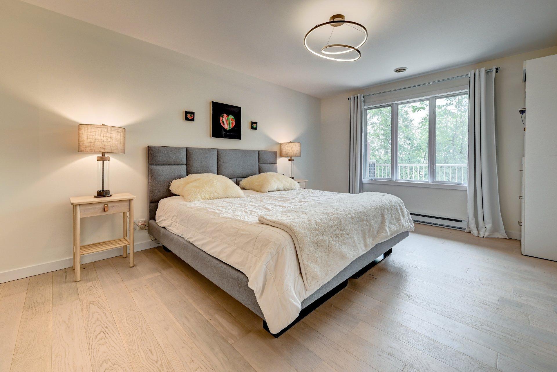 









216


Place Donnacona

,
Dollard-des-Ormeaux,




QC
H9B3J8


