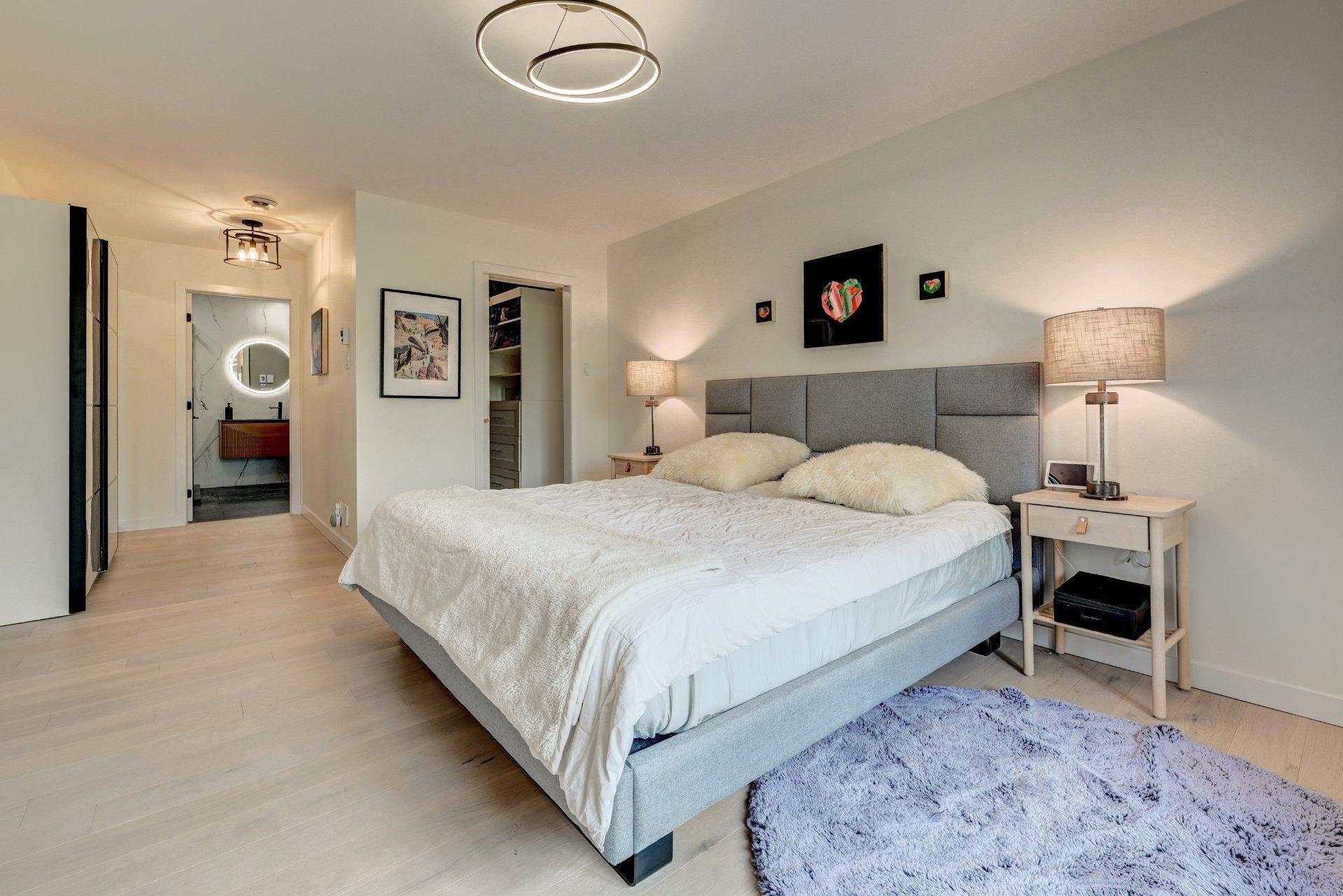 









216


Place Donnacona

,
Dollard-des-Ormeaux,




QC
H9B3J8


