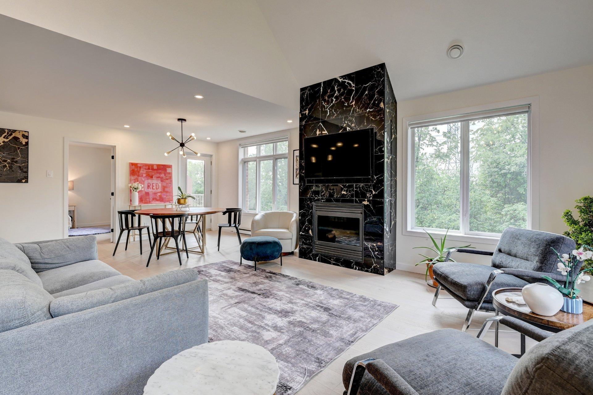 









216


Place Donnacona

,
Dollard-des-Ormeaux,




QC
H9B3J8

