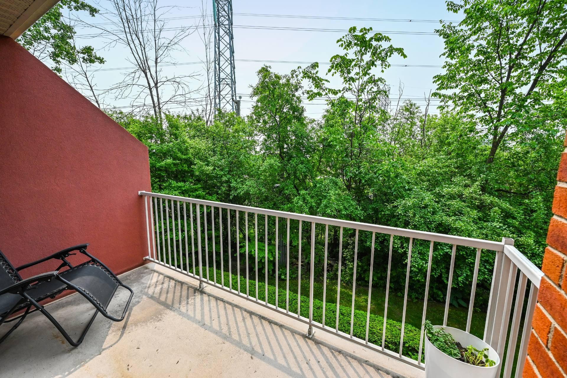 









216


Place Donnacona

,
Dollard-des-Ormeaux,




QC
H9B3J8


