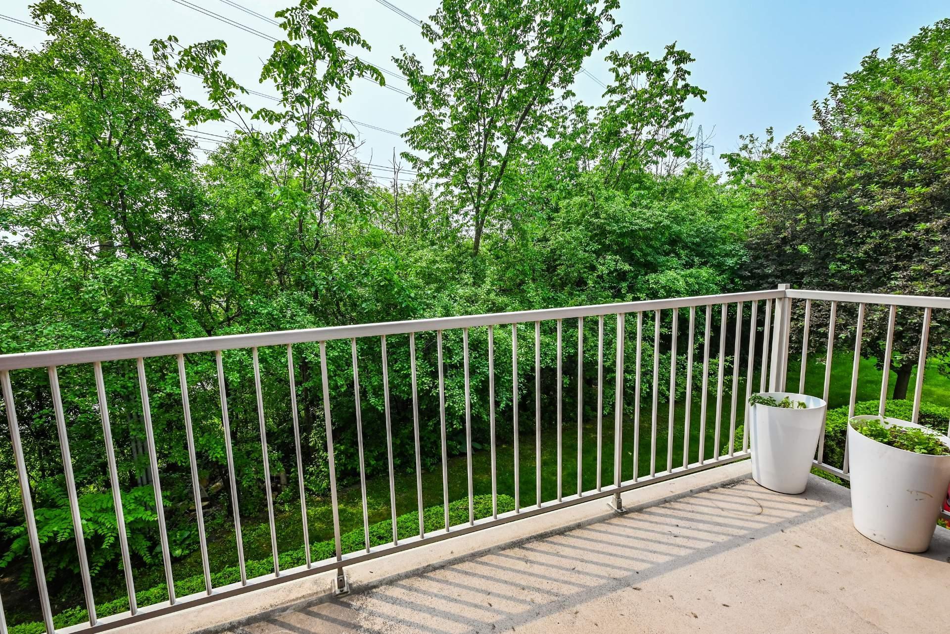









216


Place Donnacona

,
Dollard-des-Ormeaux,




QC
H9B3J8

