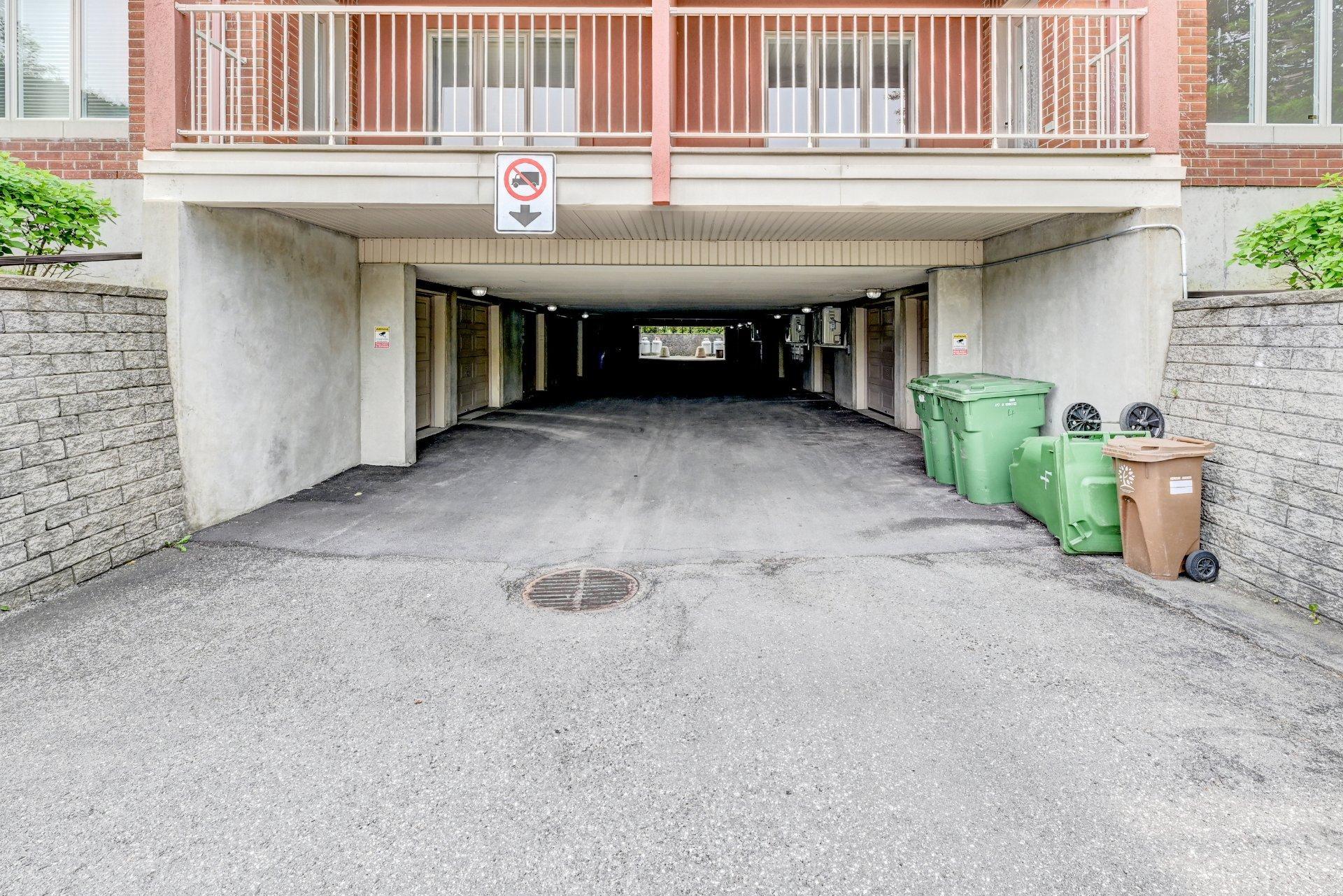 









216


Place Donnacona

,
Dollard-des-Ormeaux,




QC
H9B3J8

