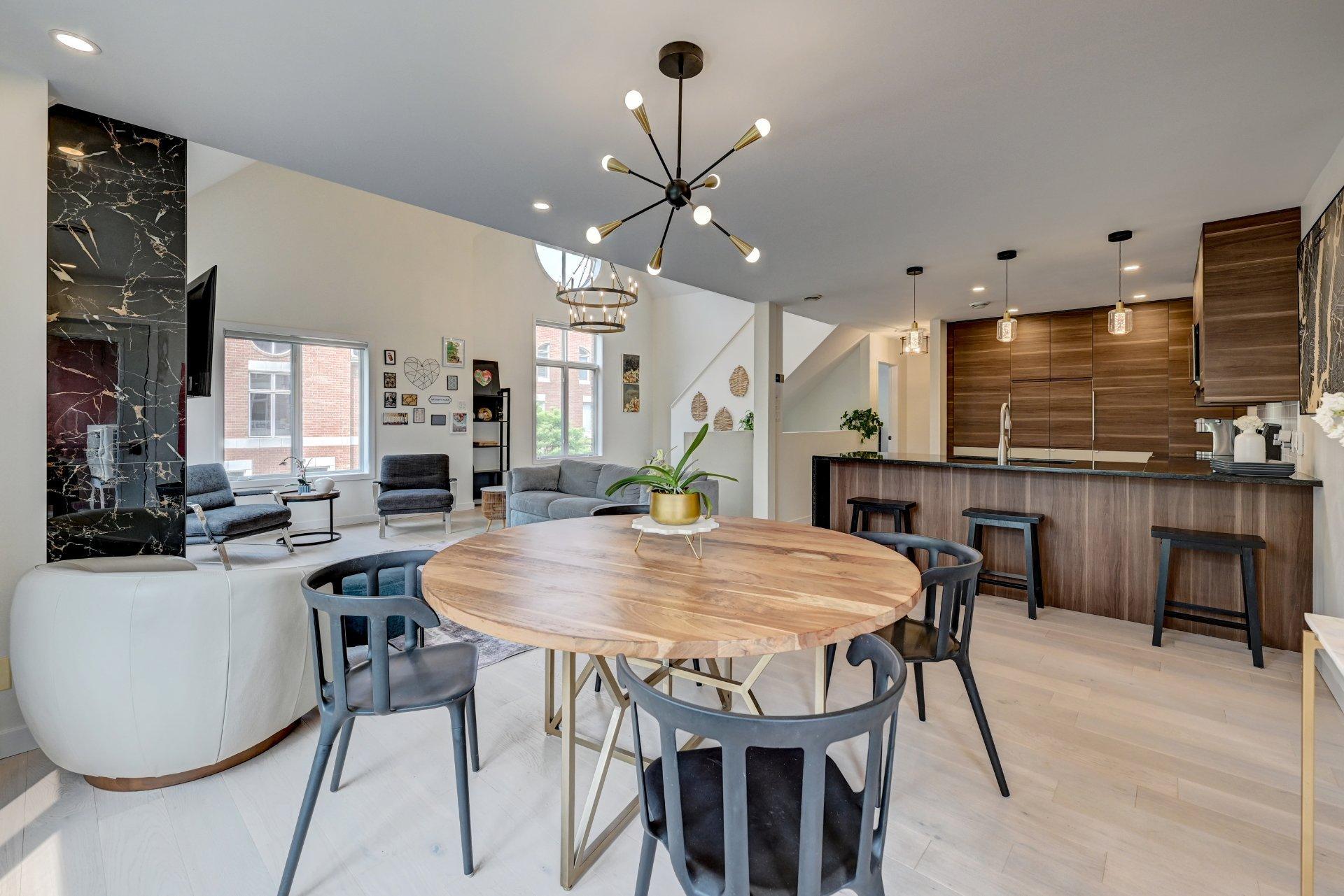 









216


Place Donnacona

,
Dollard-des-Ormeaux,




QC
H9B3J8

