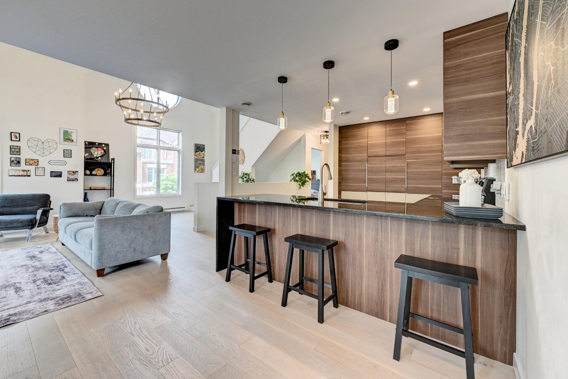 









216


Place Donnacona

,
Dollard-des-Ormeaux,




QC
H9B3J8

