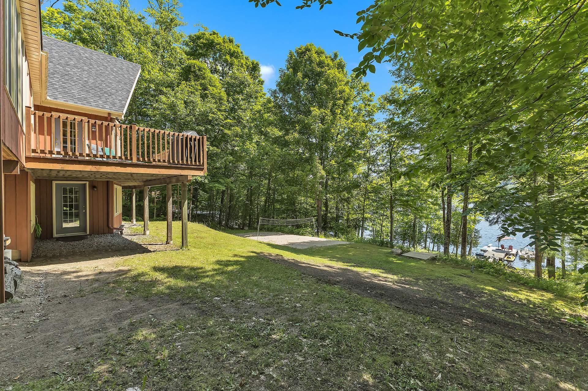 









242


Ch. du Lac-Grand

,
Val-des-Monts,




QC
J8N5J7

