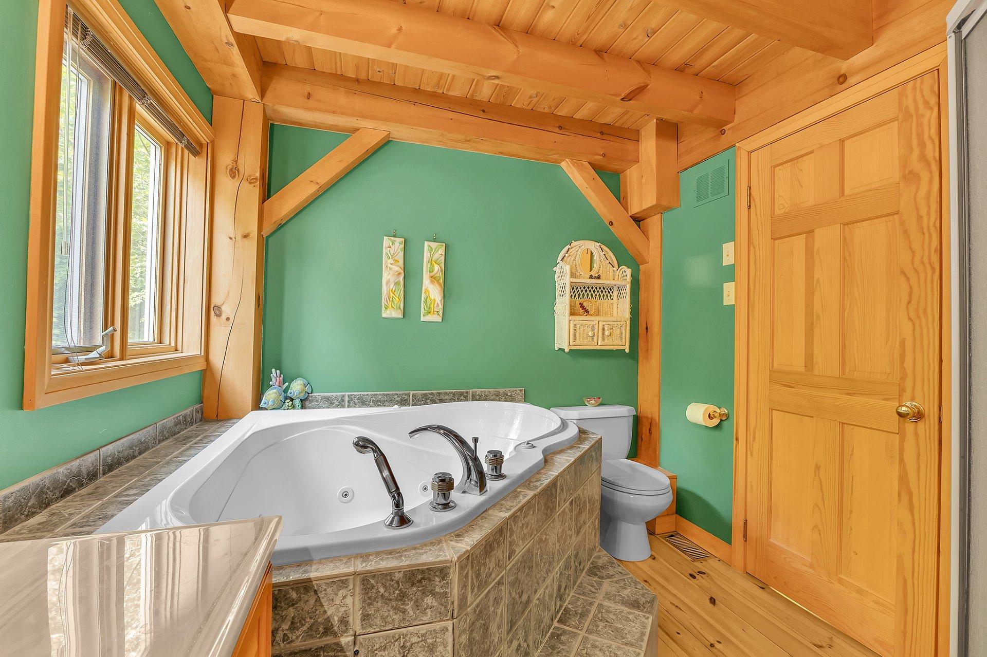 









242


Ch. du Lac-Grand

,
Val-des-Monts,




QC
J8N5J7

