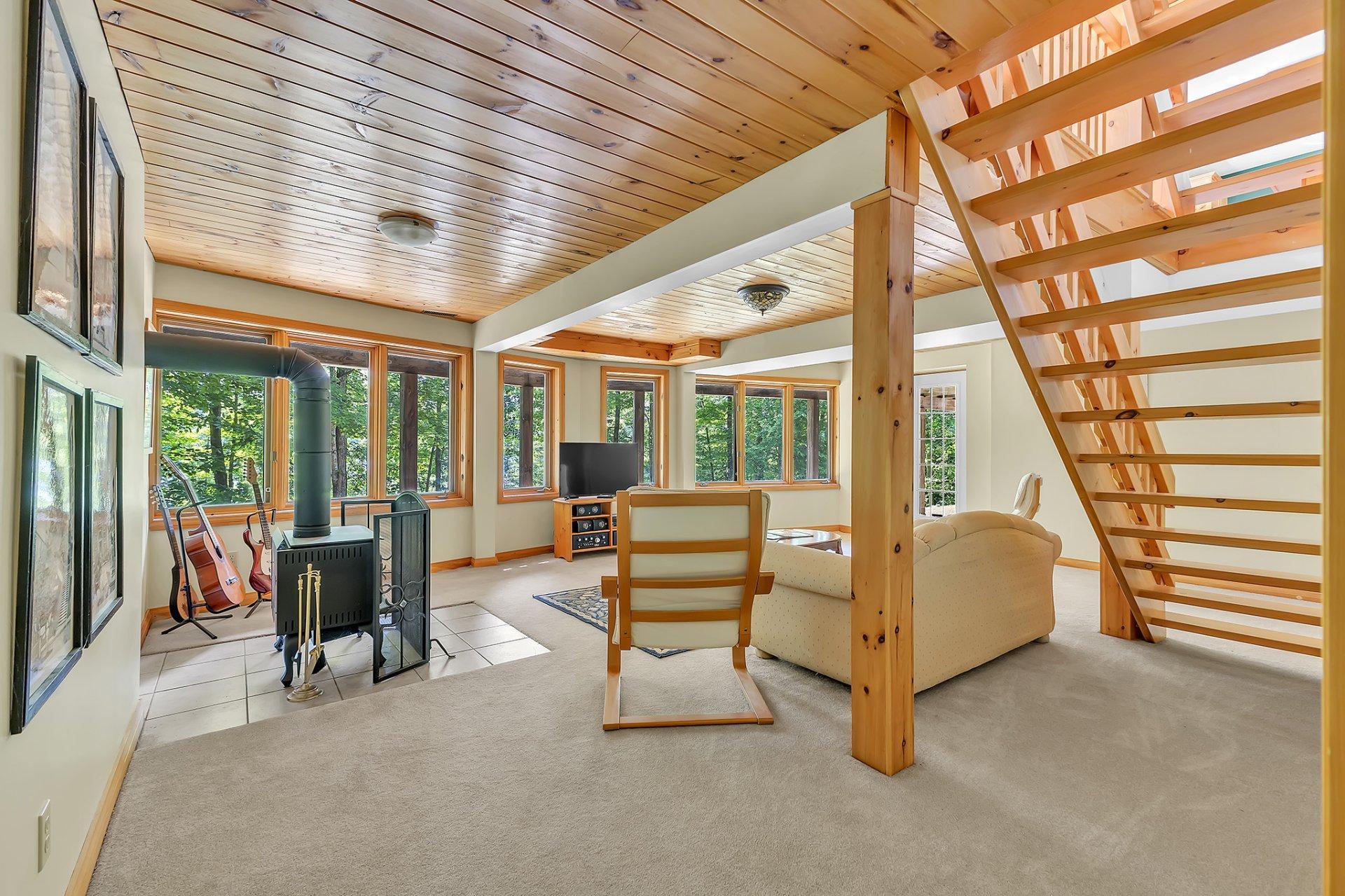 









242


Ch. du Lac-Grand

,
Val-des-Monts,




QC
J8N5J7

