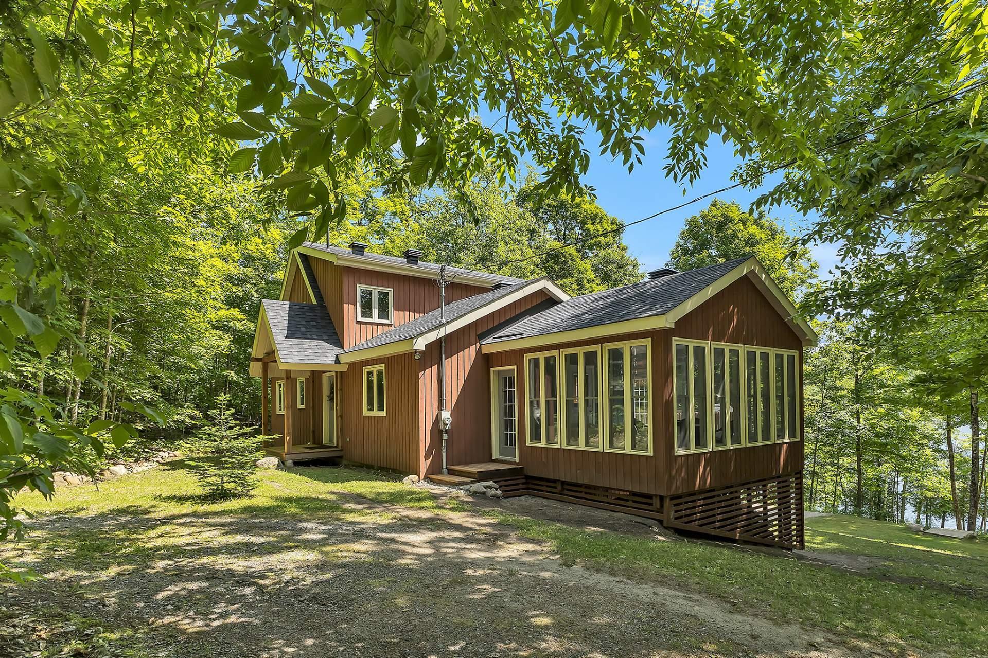 









242


Ch. du Lac-Grand

,
Val-des-Monts,




QC
J8N5J7

