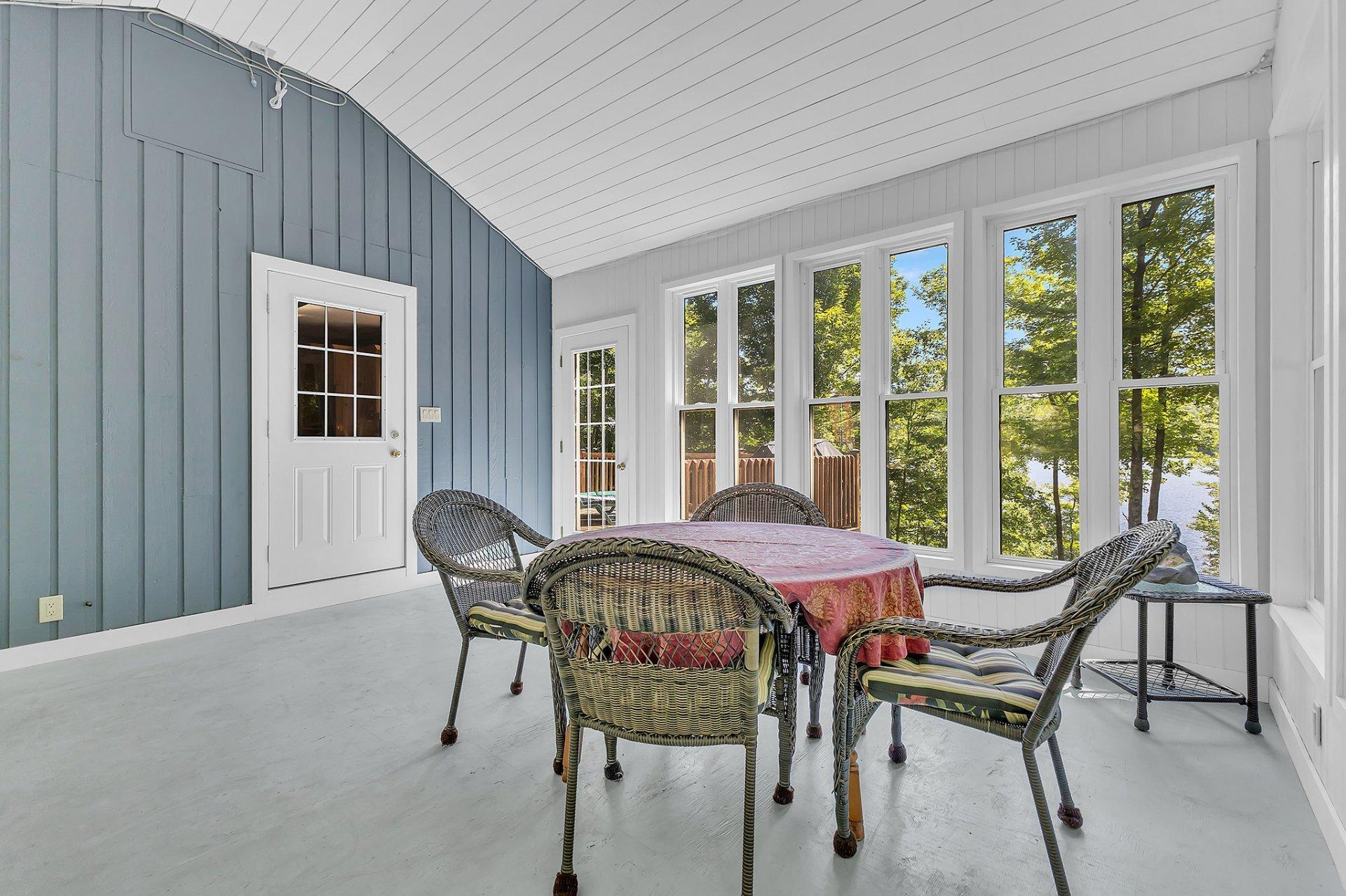 









242


Ch. du Lac-Grand

,
Val-des-Monts,




QC
J8N5J7

