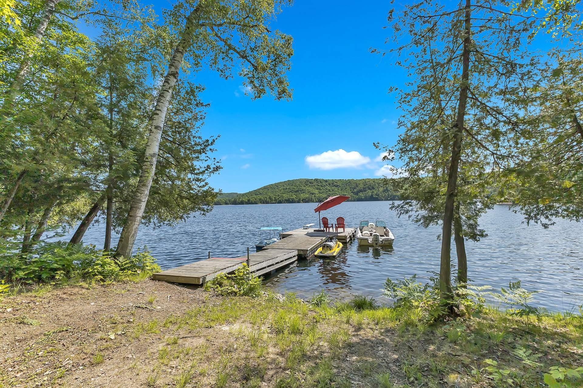 









242


Ch. du Lac-Grand

,
Val-des-Monts,




QC
J8N5J7


