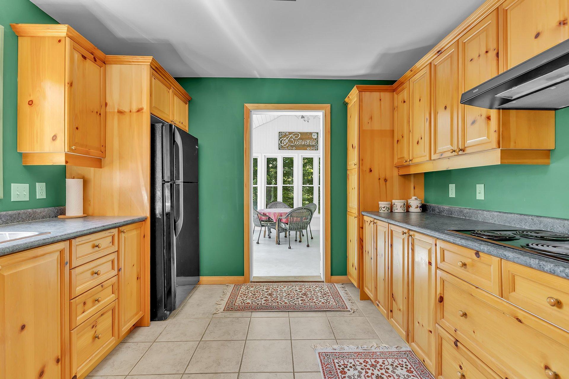 









242


Ch. du Lac-Grand

,
Val-des-Monts,




QC
J8N5J7

