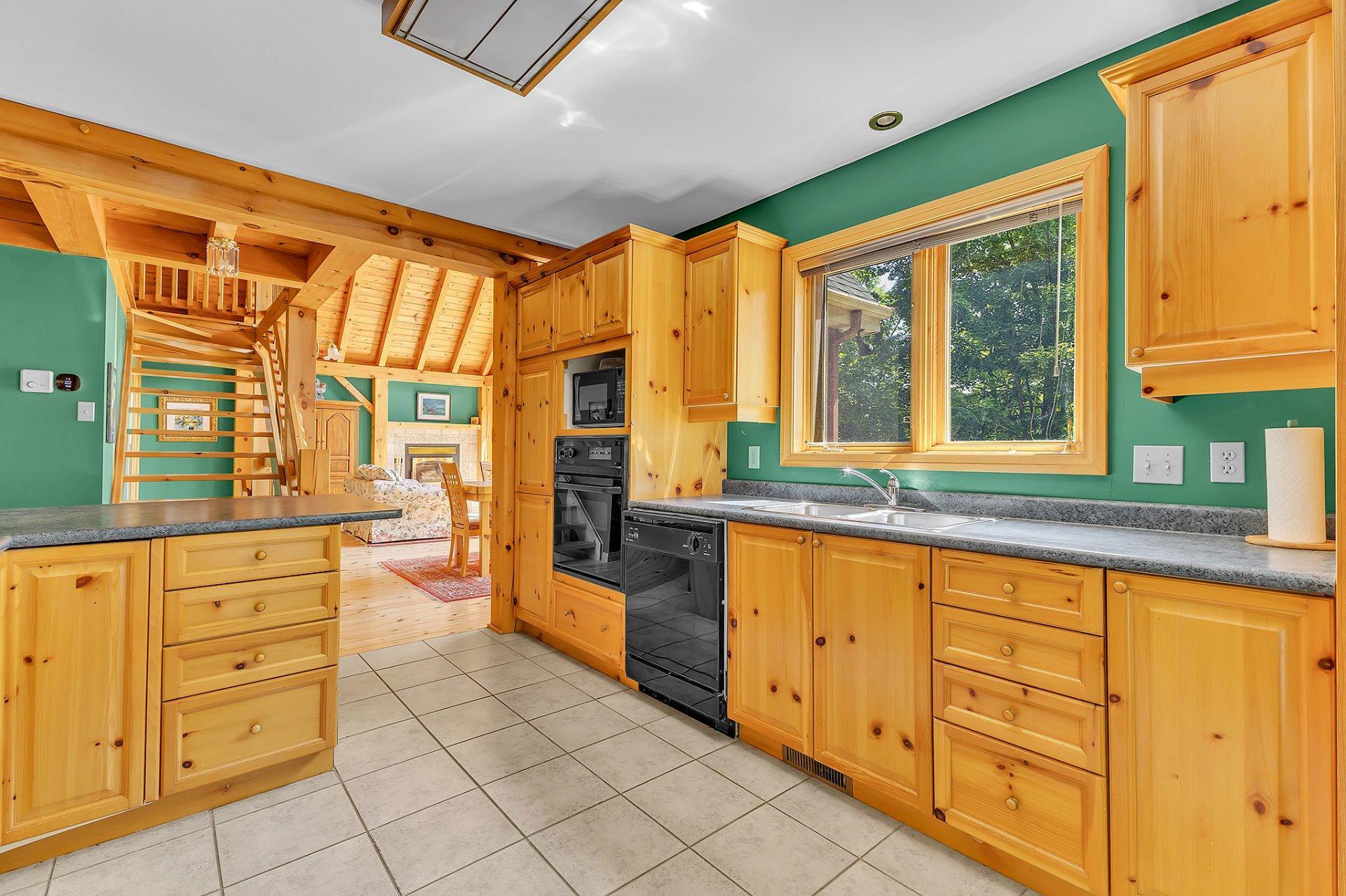 









242


Ch. du Lac-Grand

,
Val-des-Monts,




QC
J8N5J7

