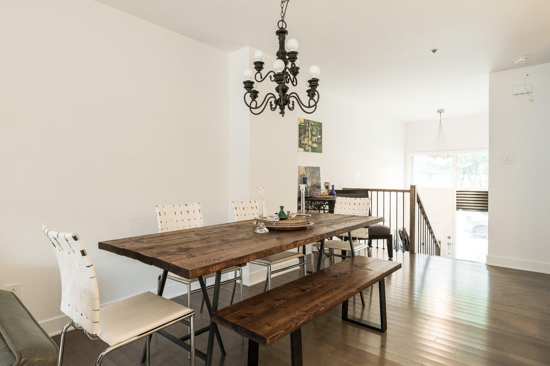 









5780B


Av. Parkhaven

,
Côte-Saint-Luc,




QC
H4W1X9

