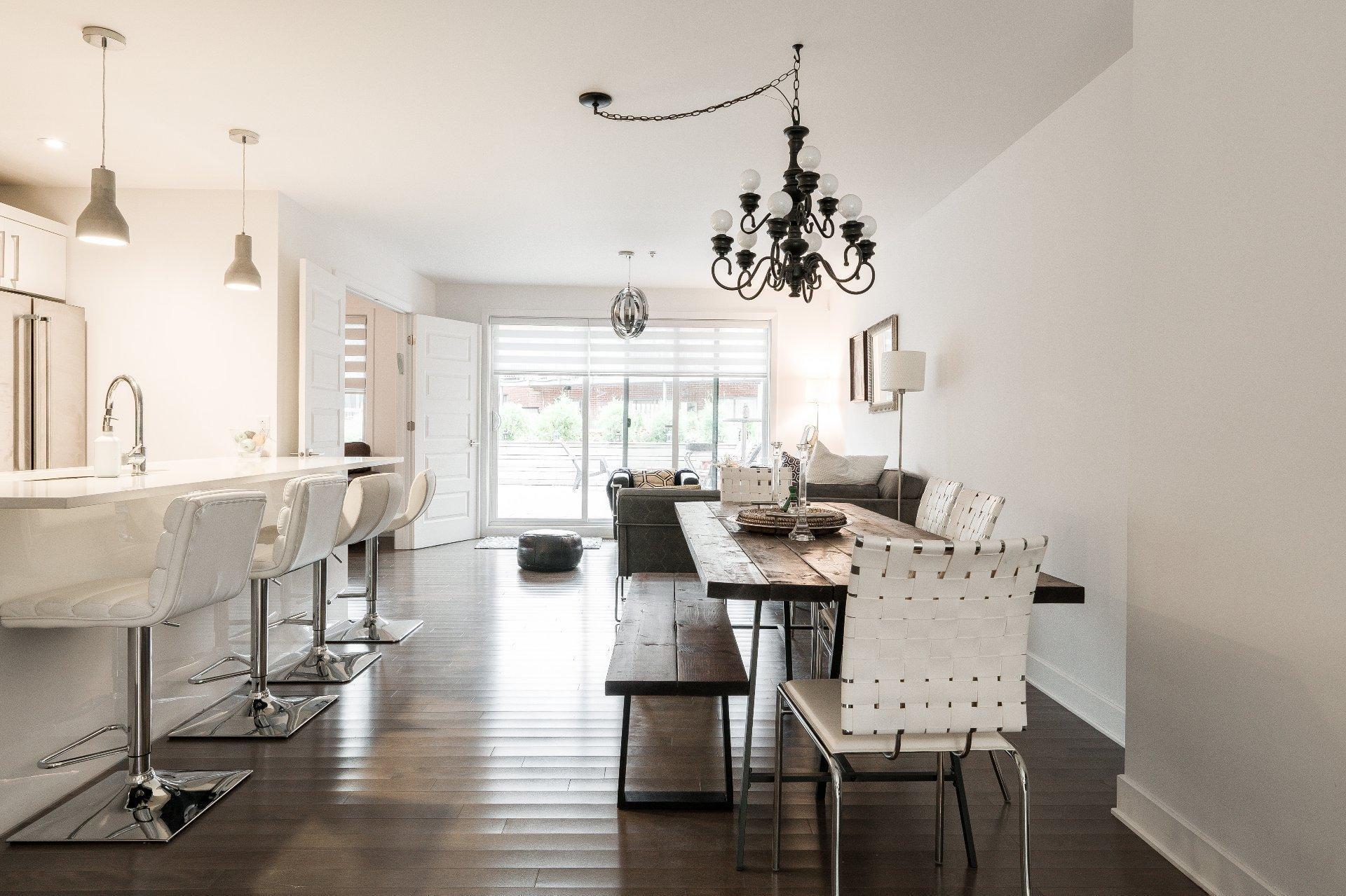 









5780B


Av. Parkhaven

,
Côte-Saint-Luc,




QC
H4W1X9

