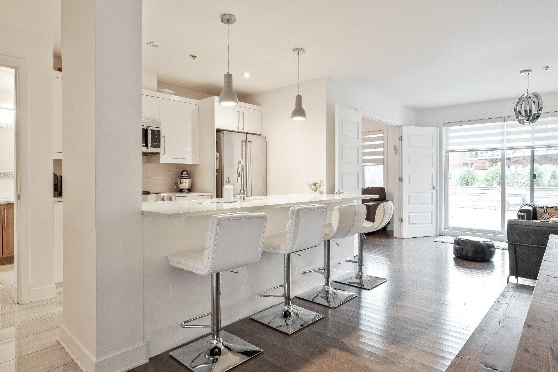 









5780B


Av. Parkhaven

,
Côte-Saint-Luc,




QC
H4W1X9

