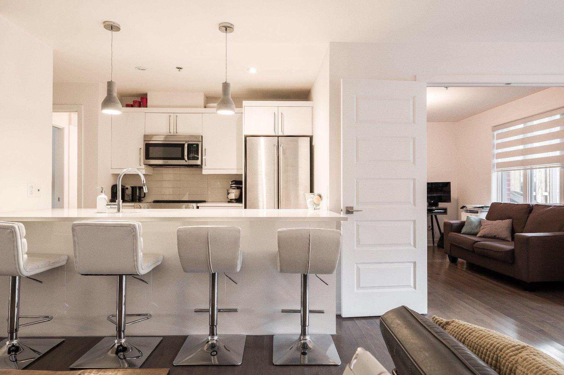 









5780B


Av. Parkhaven

,
Côte-Saint-Luc,




QC
H4W1X9


