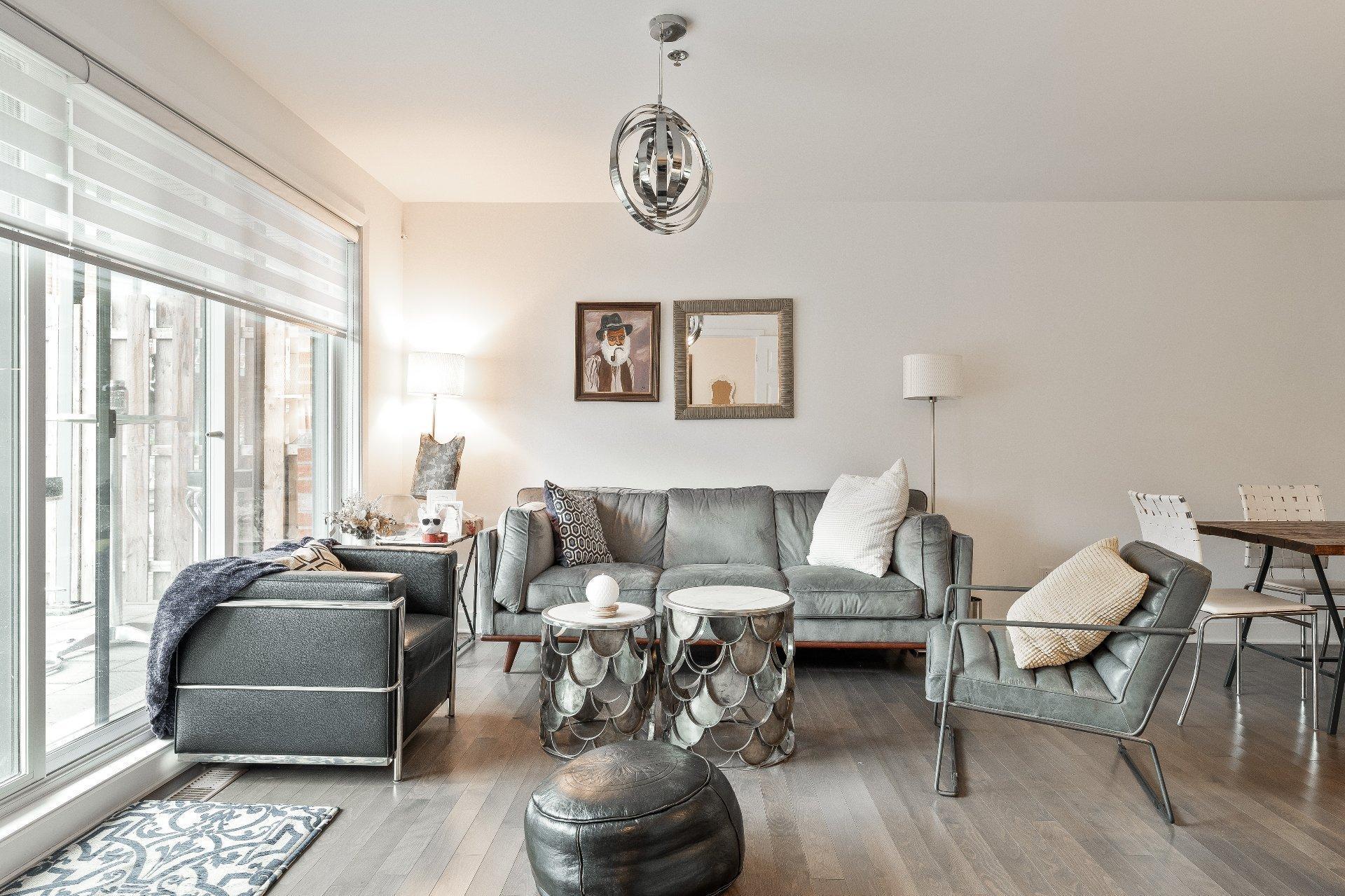 









5780B


Av. Parkhaven

,
Côte-Saint-Luc,




QC
H4W1X9


