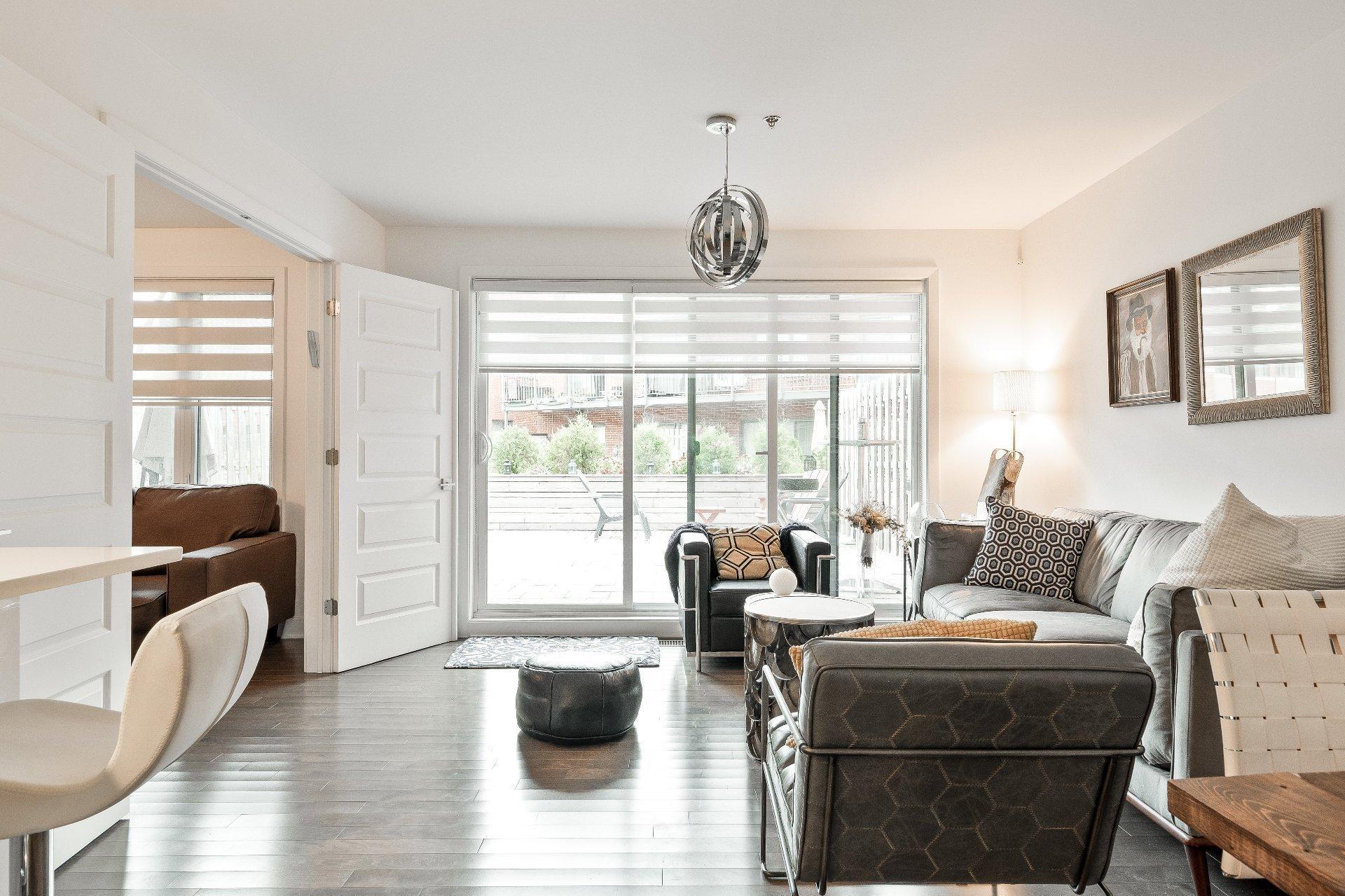 









5780B


Av. Parkhaven

,
Côte-Saint-Luc,




QC
H4W1X9

