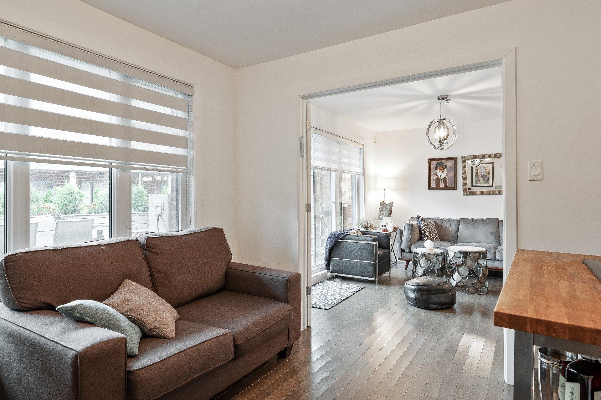 









5780B


Av. Parkhaven

,
Côte-Saint-Luc,




QC
H4W1X9

