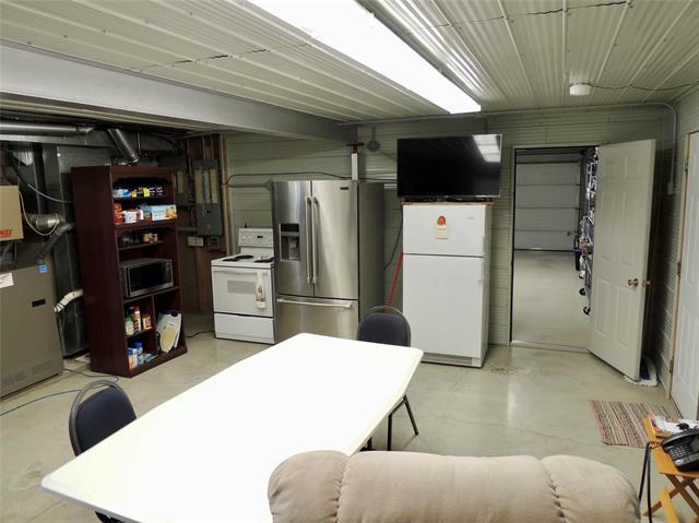 









27119


ROAD 36E

RD,
La Broquerie,




MB
R5G 1R8


