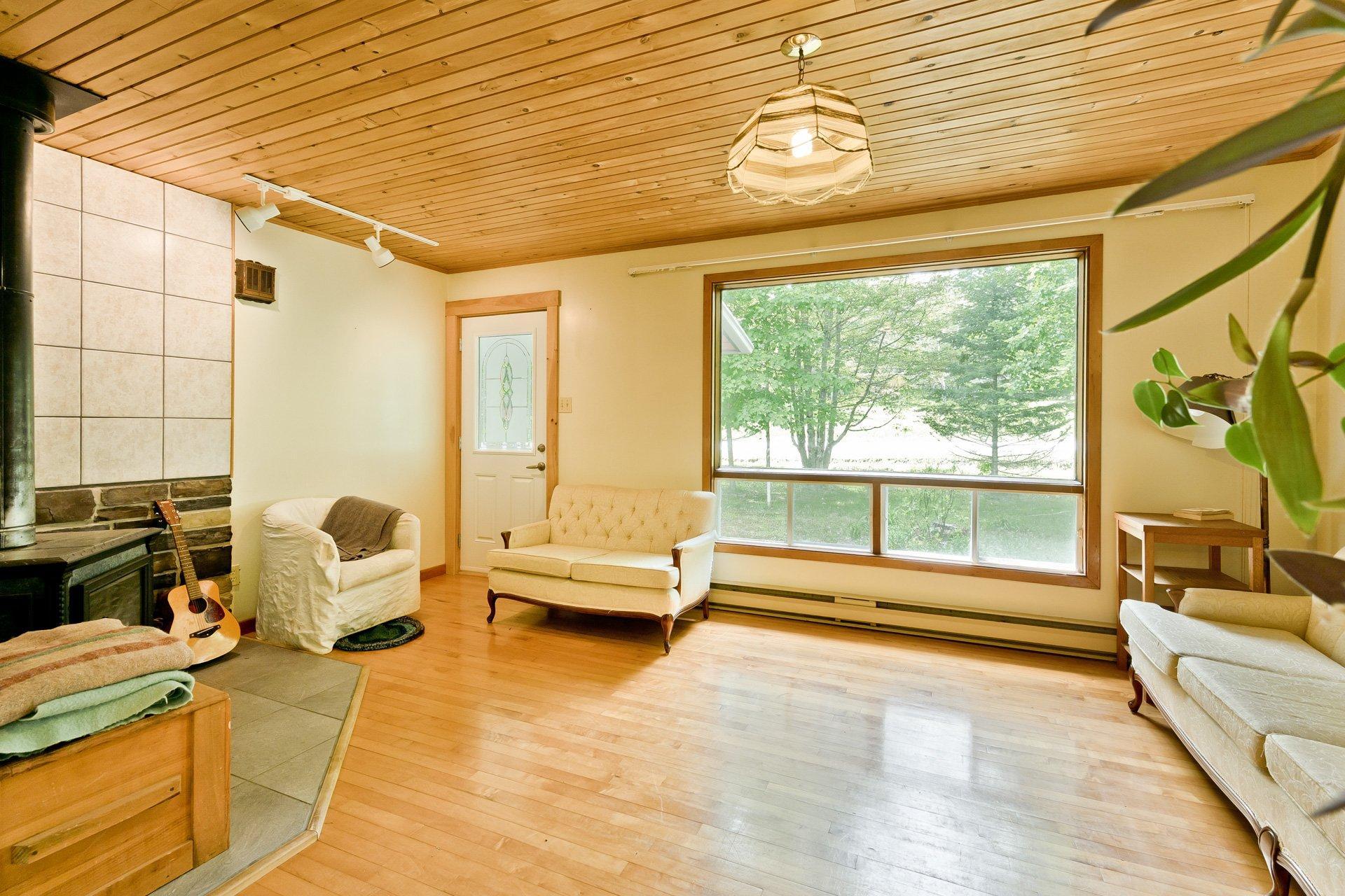 









761


Ch. Biron

,
Ascot Corner,




QC
J0B1A0

