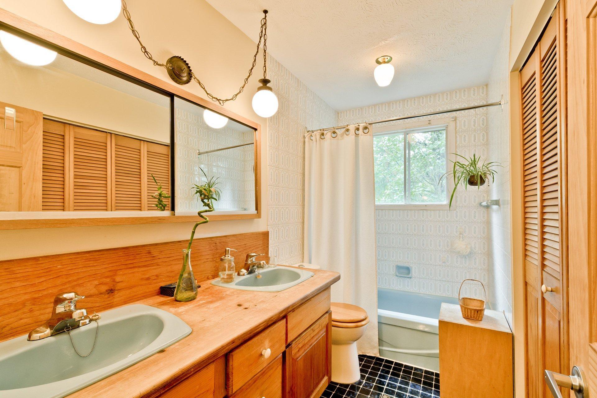 









761


Ch. Biron

,
Ascot Corner,




QC
J0B1A0

