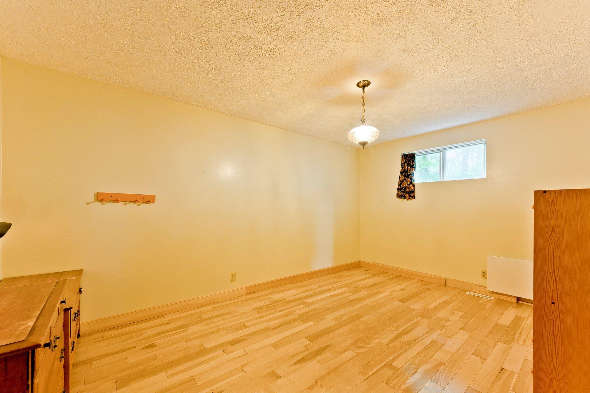 









761


Ch. Biron

,
Ascot Corner,




QC
J0B1A0

