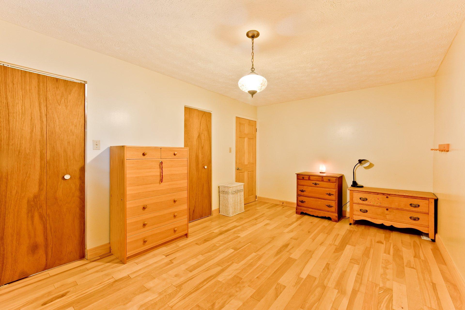 









761


Ch. Biron

,
Ascot Corner,




QC
J0B1A0

