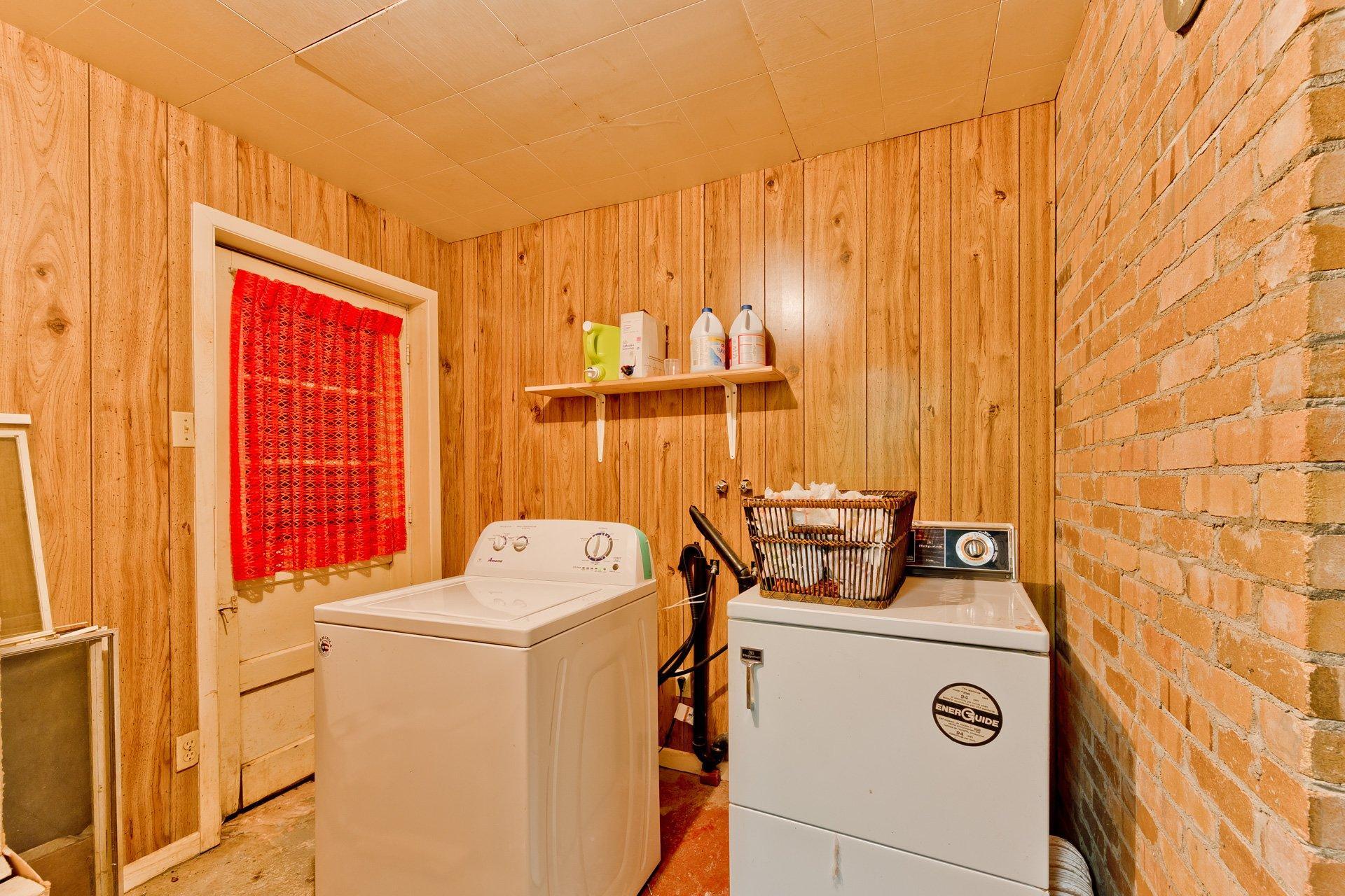 









761


Ch. Biron

,
Ascot Corner,




QC
J0B1A0

