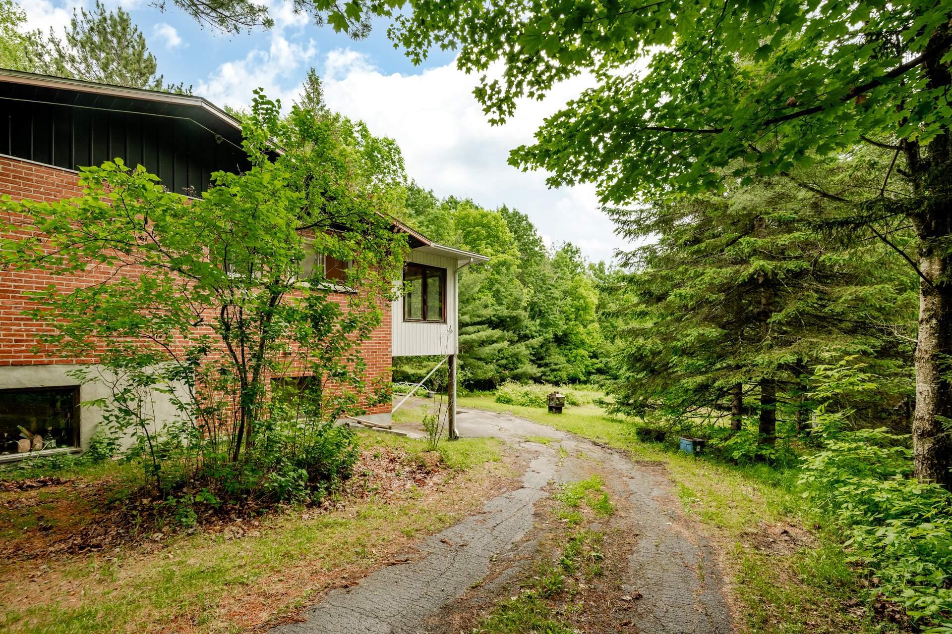 









761


Ch. Biron

,
Ascot Corner,




QC
J0B1A0


