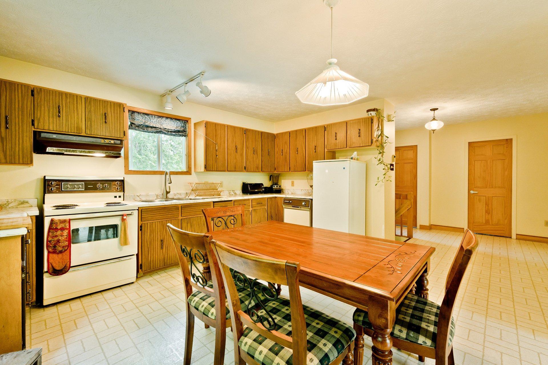 









761


Ch. Biron

,
Ascot Corner,




QC
J0B1A0

